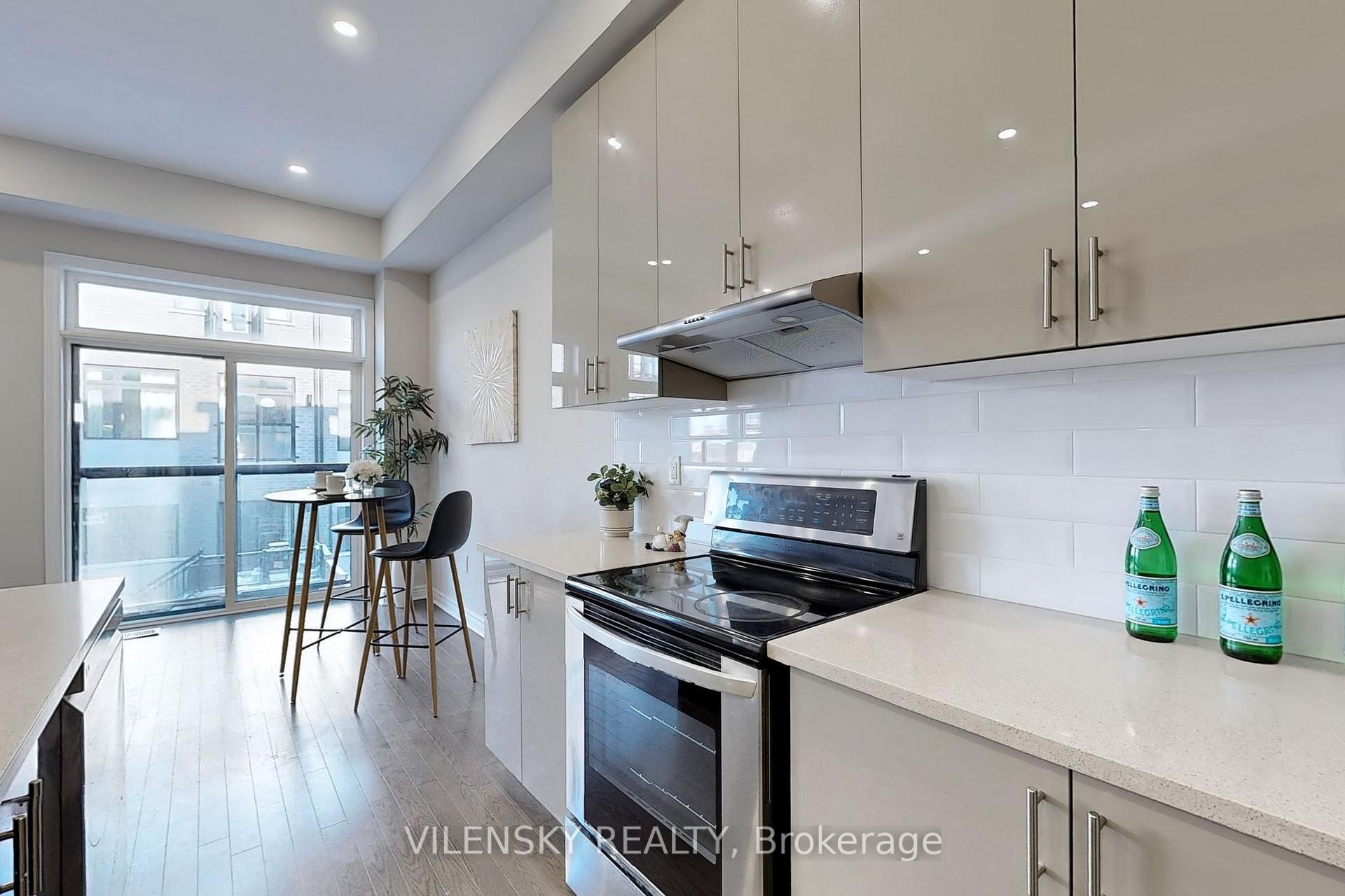 Photo 11 of 66 Laskin Drive, Vaughan, Patterson — HOMEH