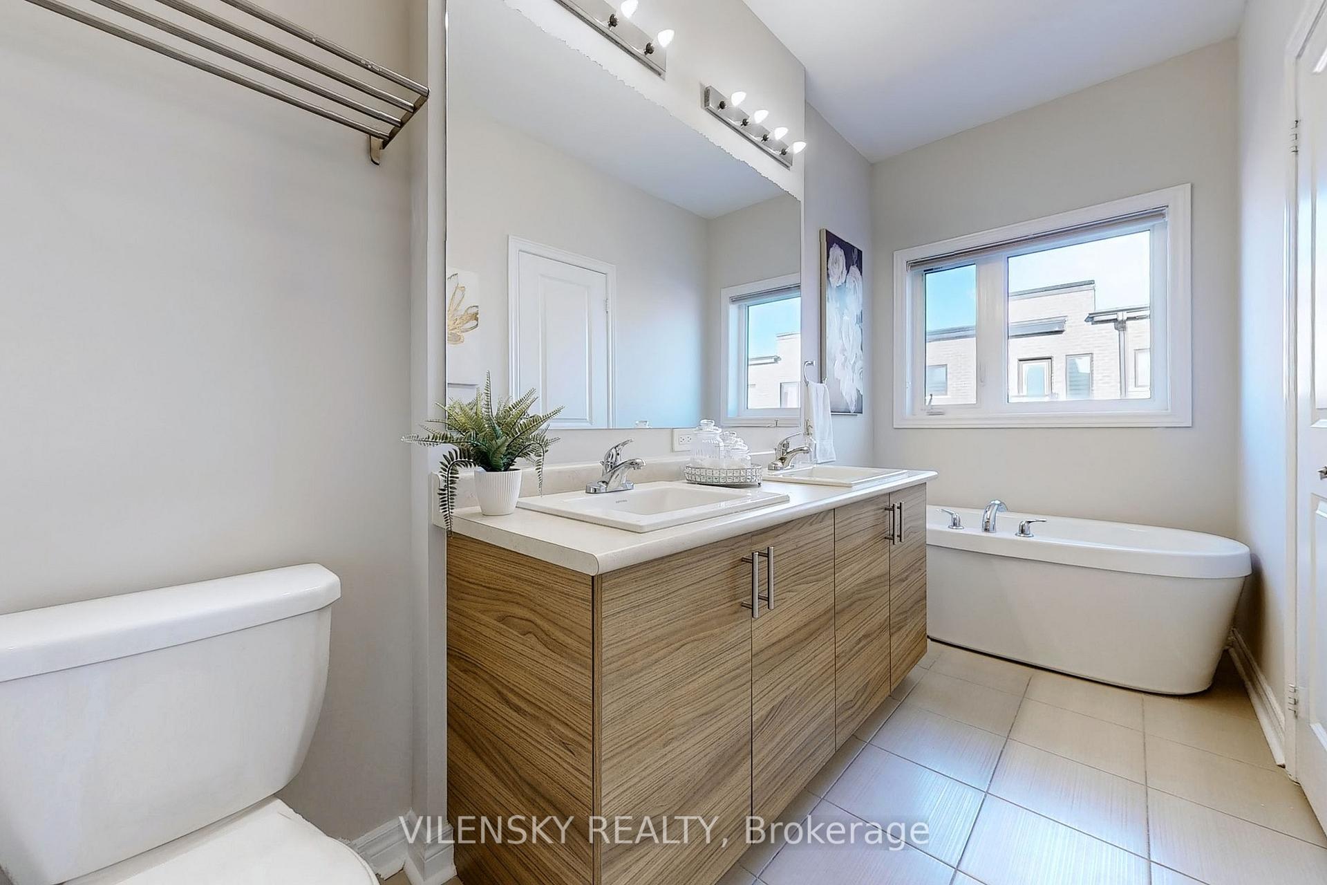 Photo 21 of 66 Laskin Drive, Vaughan, Patterson — HOMEH