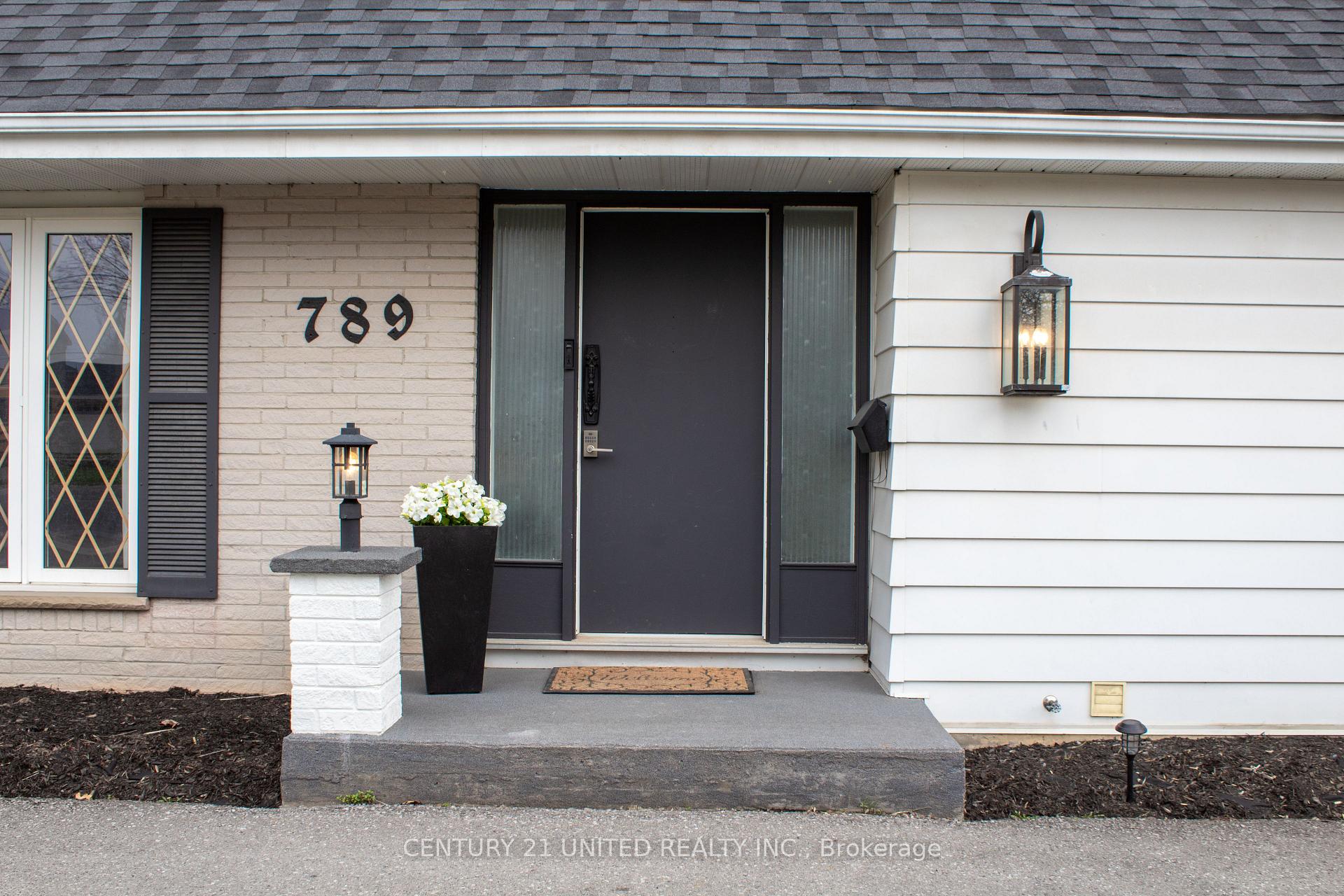 Photo 3 of 789 Parkhill Road W, Peterborough, Monaghan Ward 2 — HOMEH