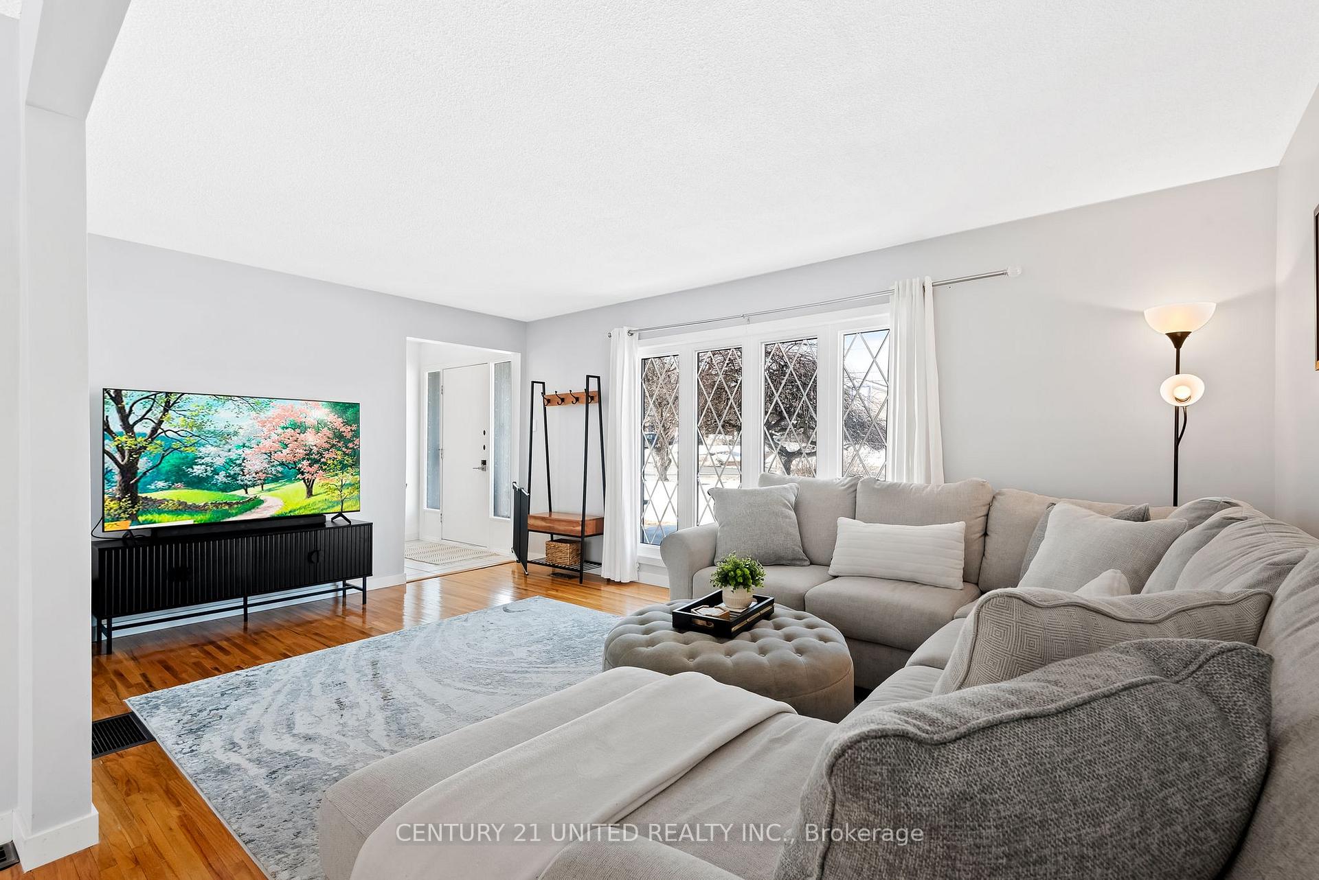 Photo 7 of 789 Parkhill Road W, Peterborough, Monaghan Ward 2 — HOMEH