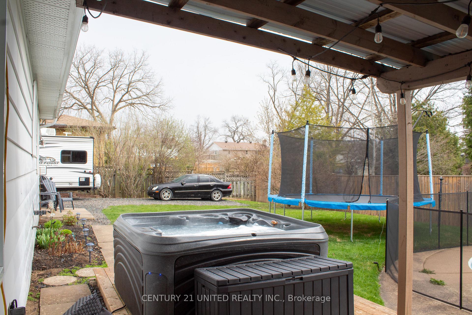 Photo 18 of 789 Parkhill Road W, Peterborough, Monaghan Ward 2 — HOMEH