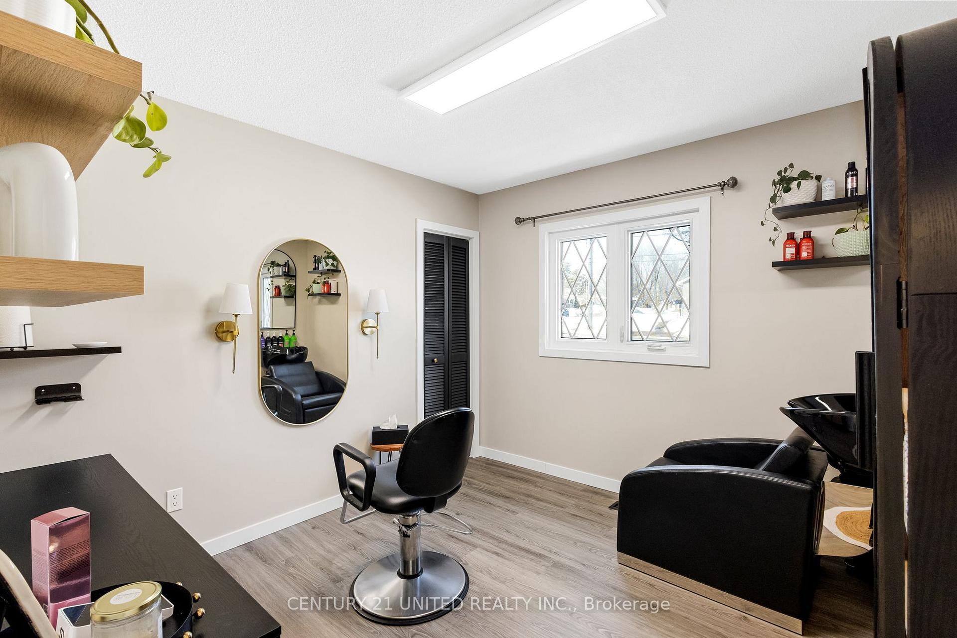 Photo 21 of 789 Parkhill Road W, Peterborough, Monaghan Ward 2 — HOMEH