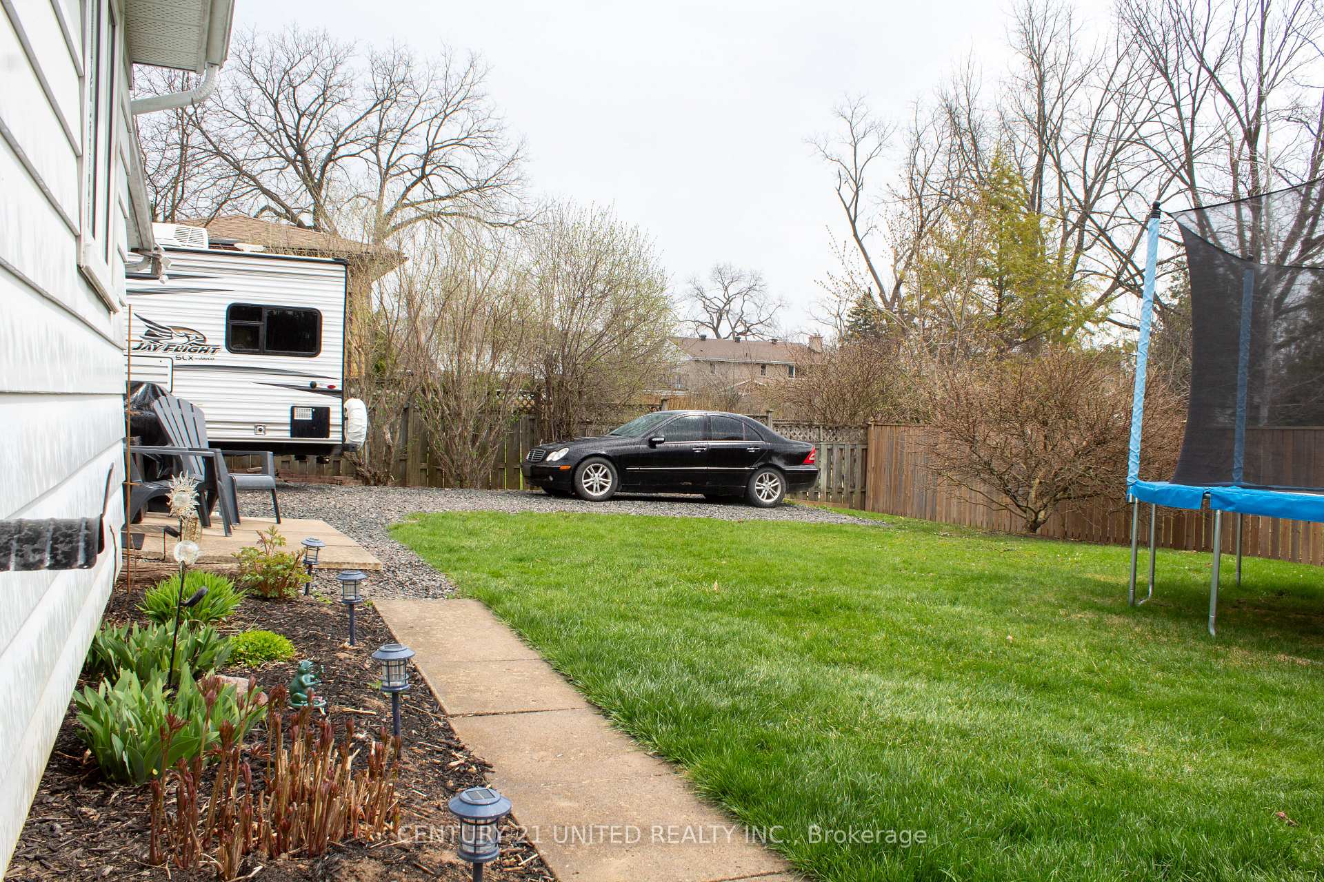 Photo 35 of 789 Parkhill Road W, Peterborough, Monaghan Ward 2 — HOMEH