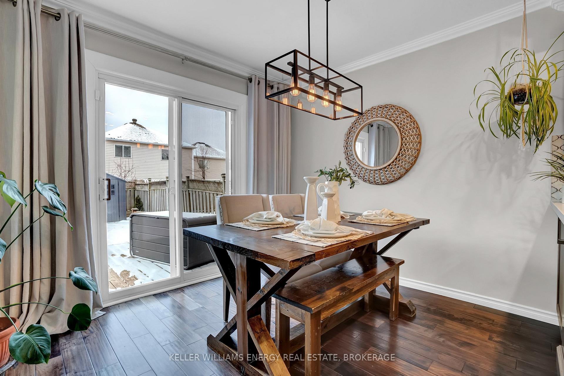 Photo 12 of 1027 Roseheath Street, Oshawa, Pinecrest — HOMEH