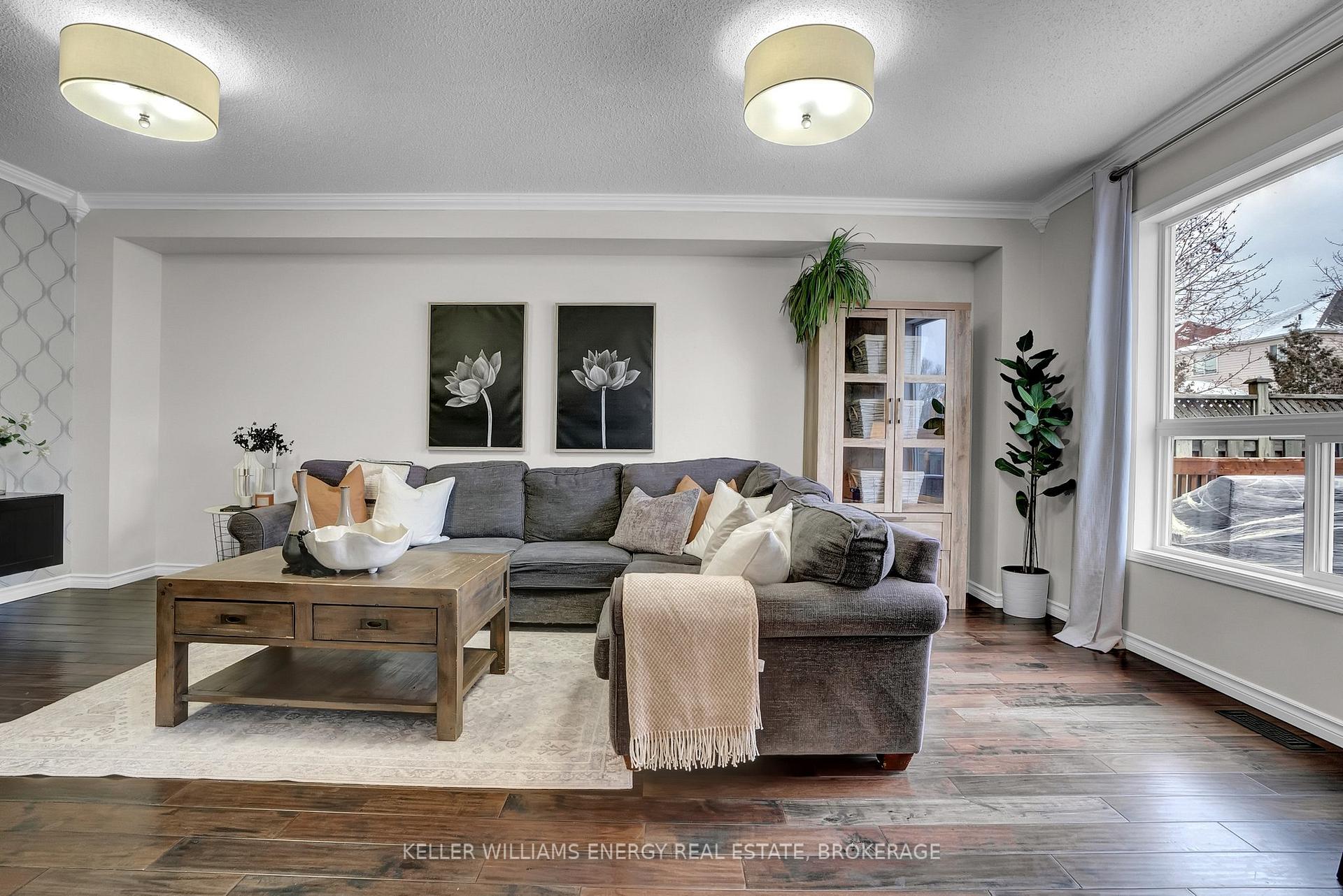 Photo 15 of 1027 Roseheath Street, Oshawa, Pinecrest — HOMEH