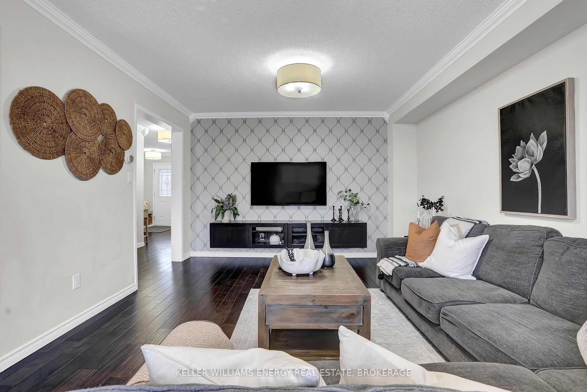 Photo 17 of 1027 Roseheath Street, Oshawa, Pinecrest — HOMEH