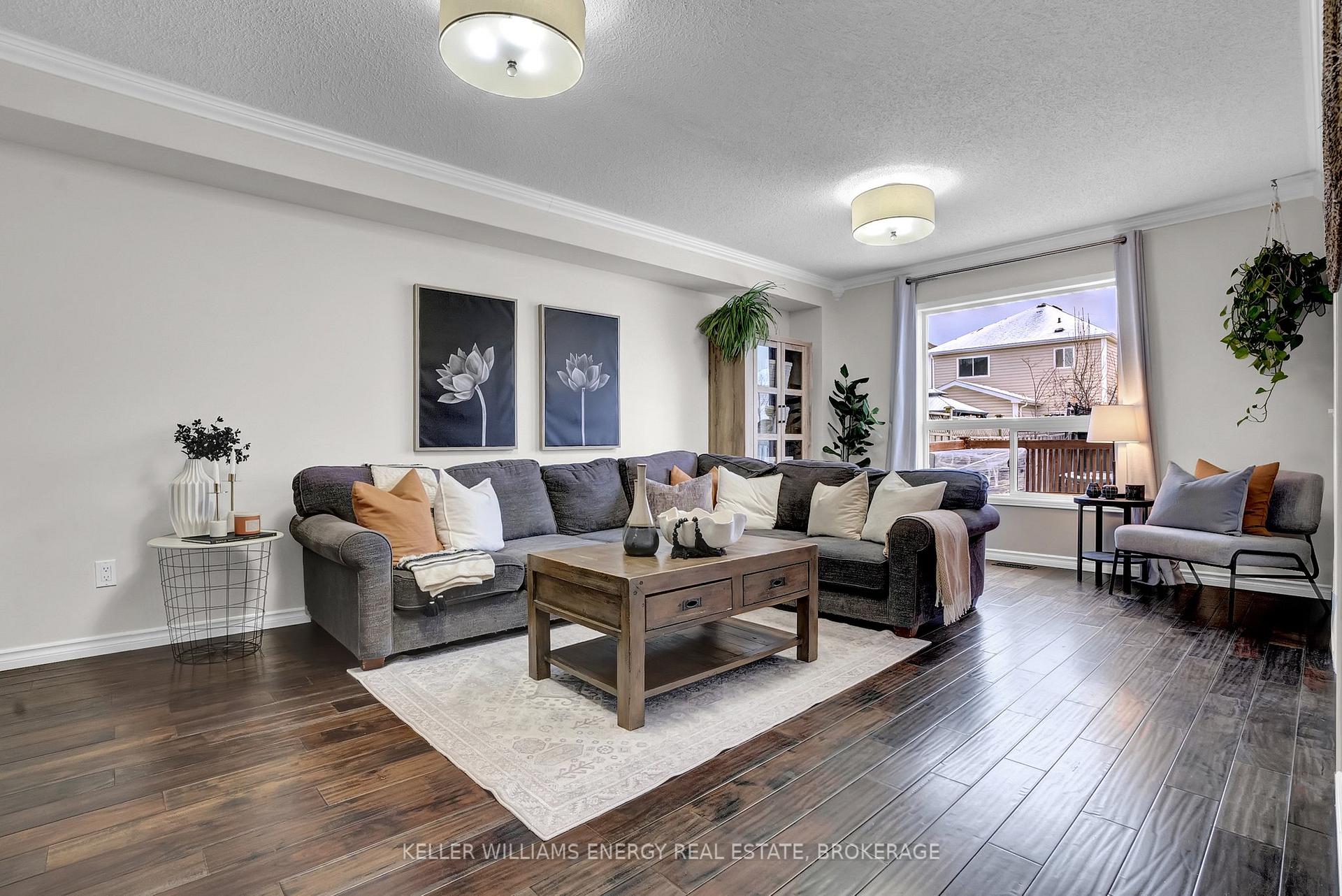 Photo 18 of 1027 Roseheath Street, Oshawa, Pinecrest — HOMEH