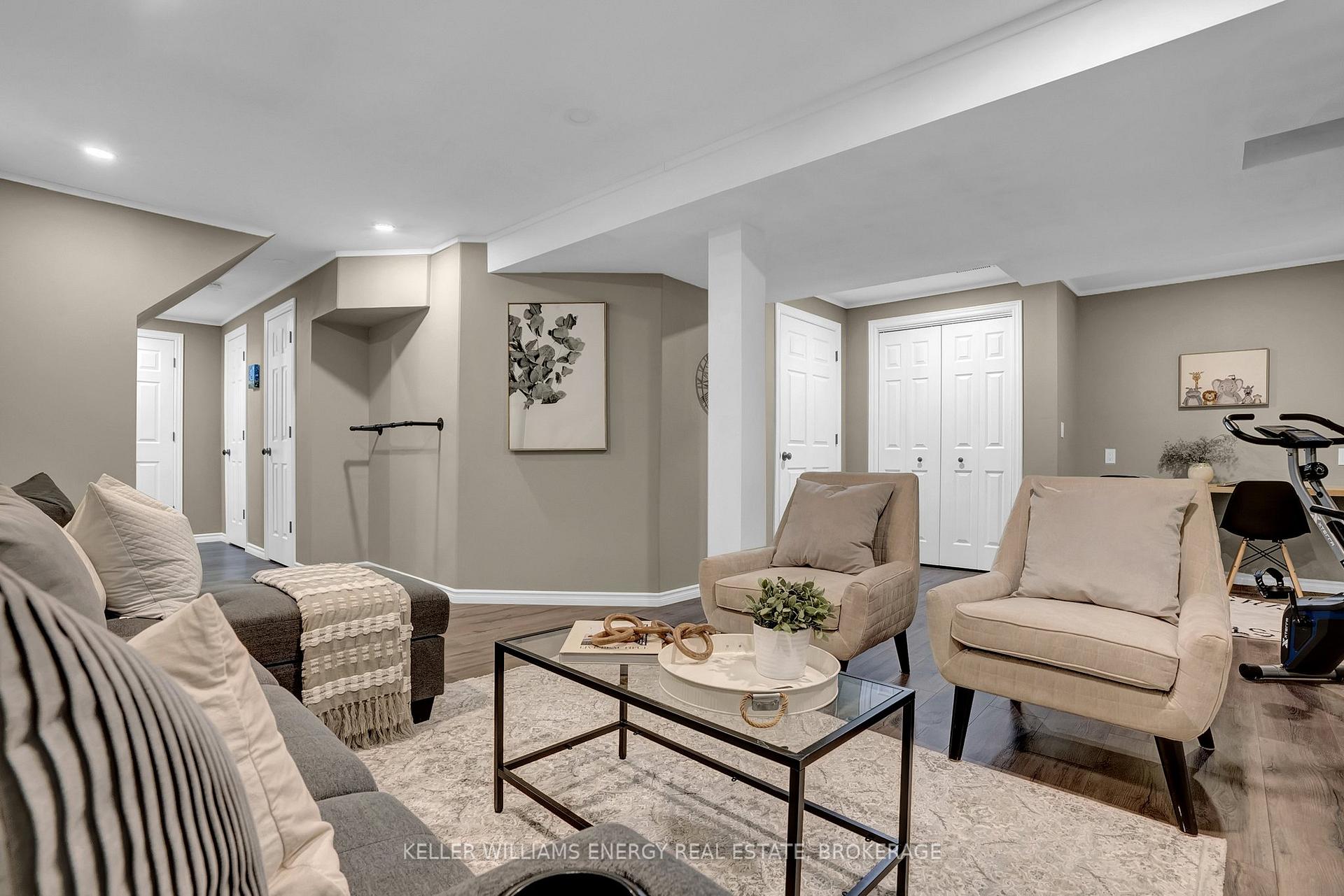 Photo 35 of 1027 Roseheath Street, Oshawa, Pinecrest — HOMEH