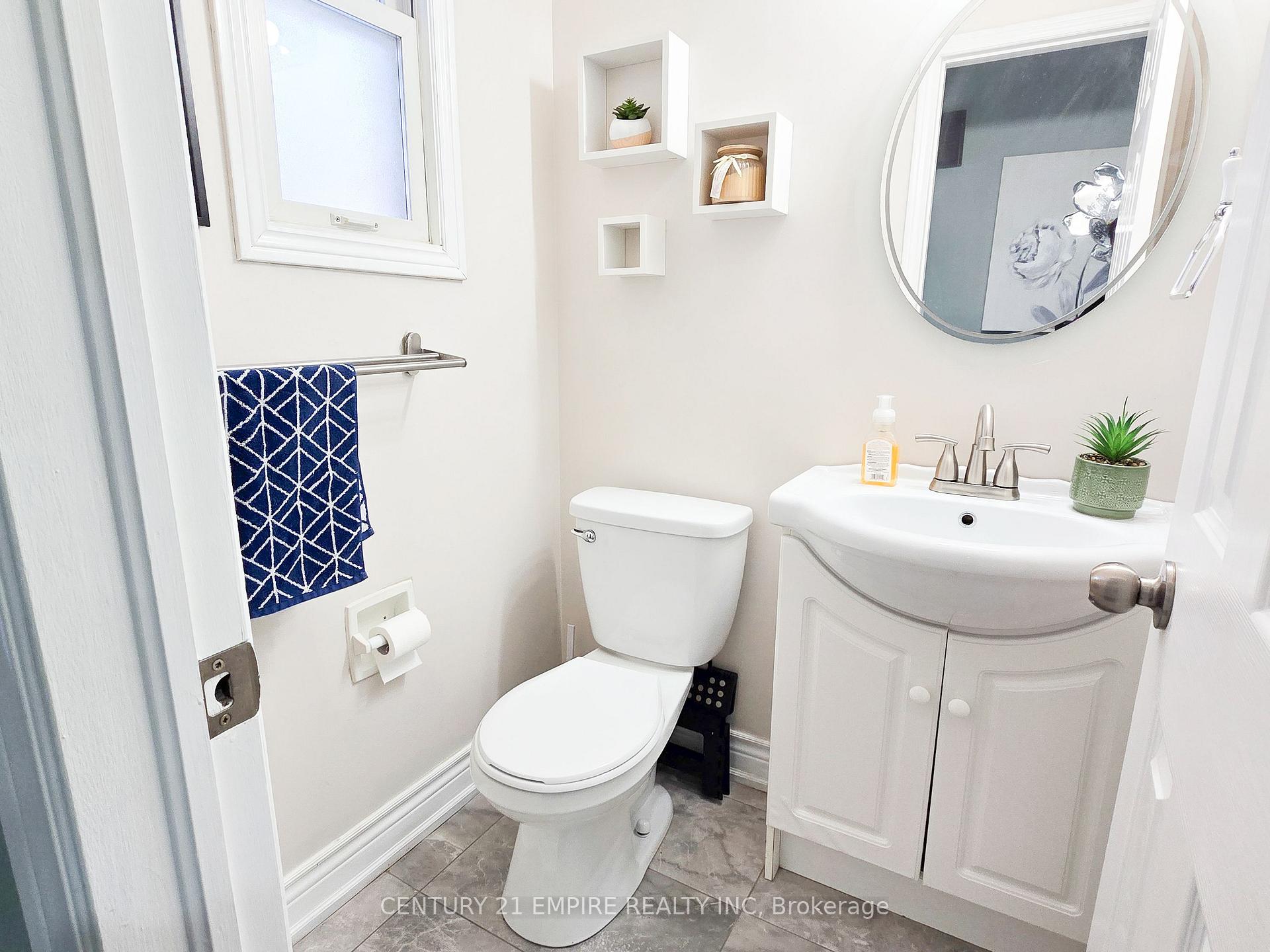 Photo 11 of 154 Adele Crescent, Oshawa, McLaughlin — HOMEH