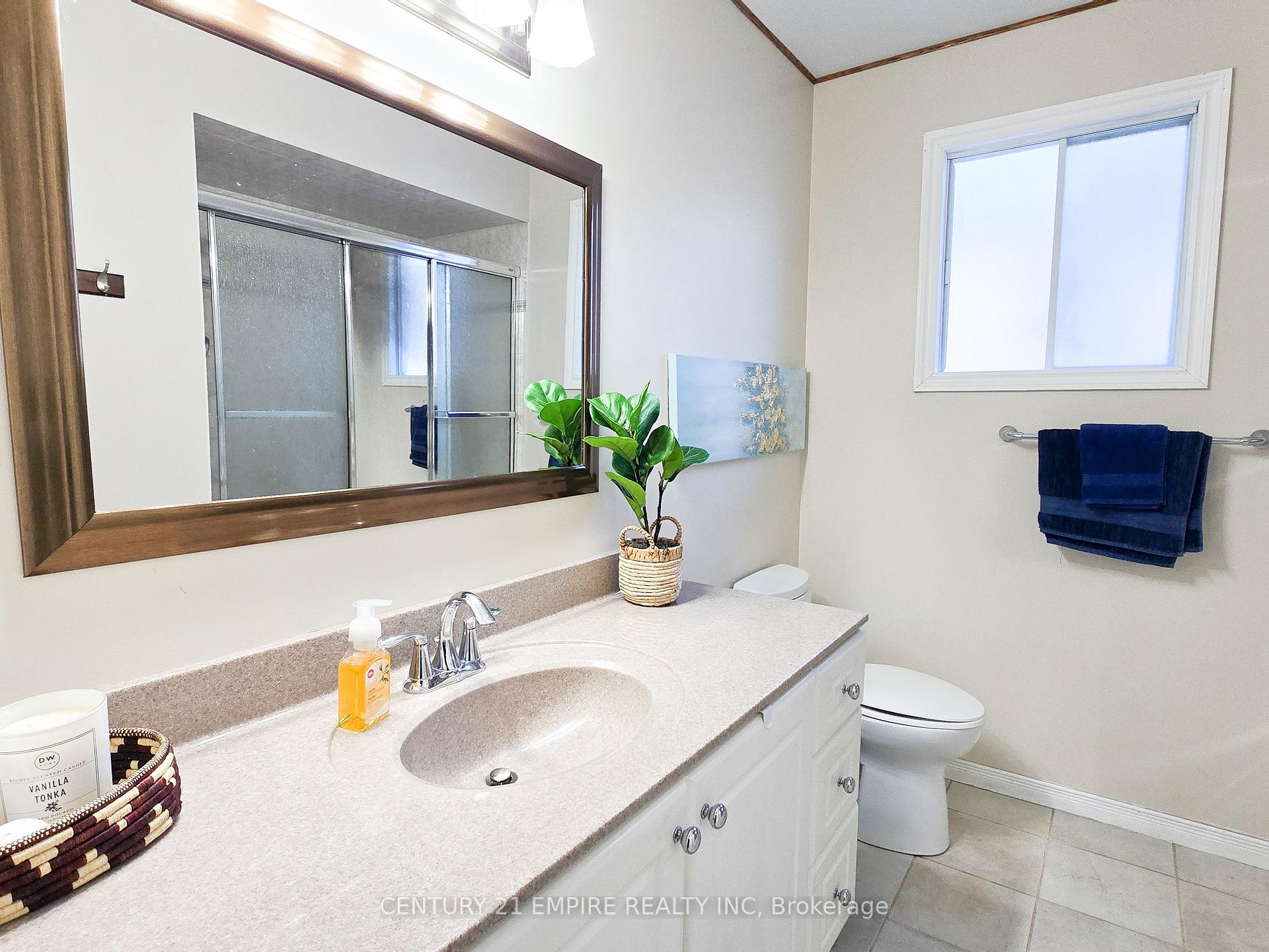 Photo 16 of 154 Adele Crescent, Oshawa, McLaughlin — HOMEH