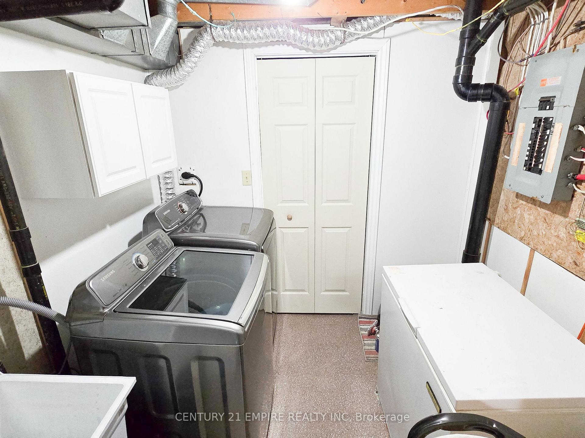 Photo 21 of 154 Adele Crescent, Oshawa, McLaughlin — HOMEH