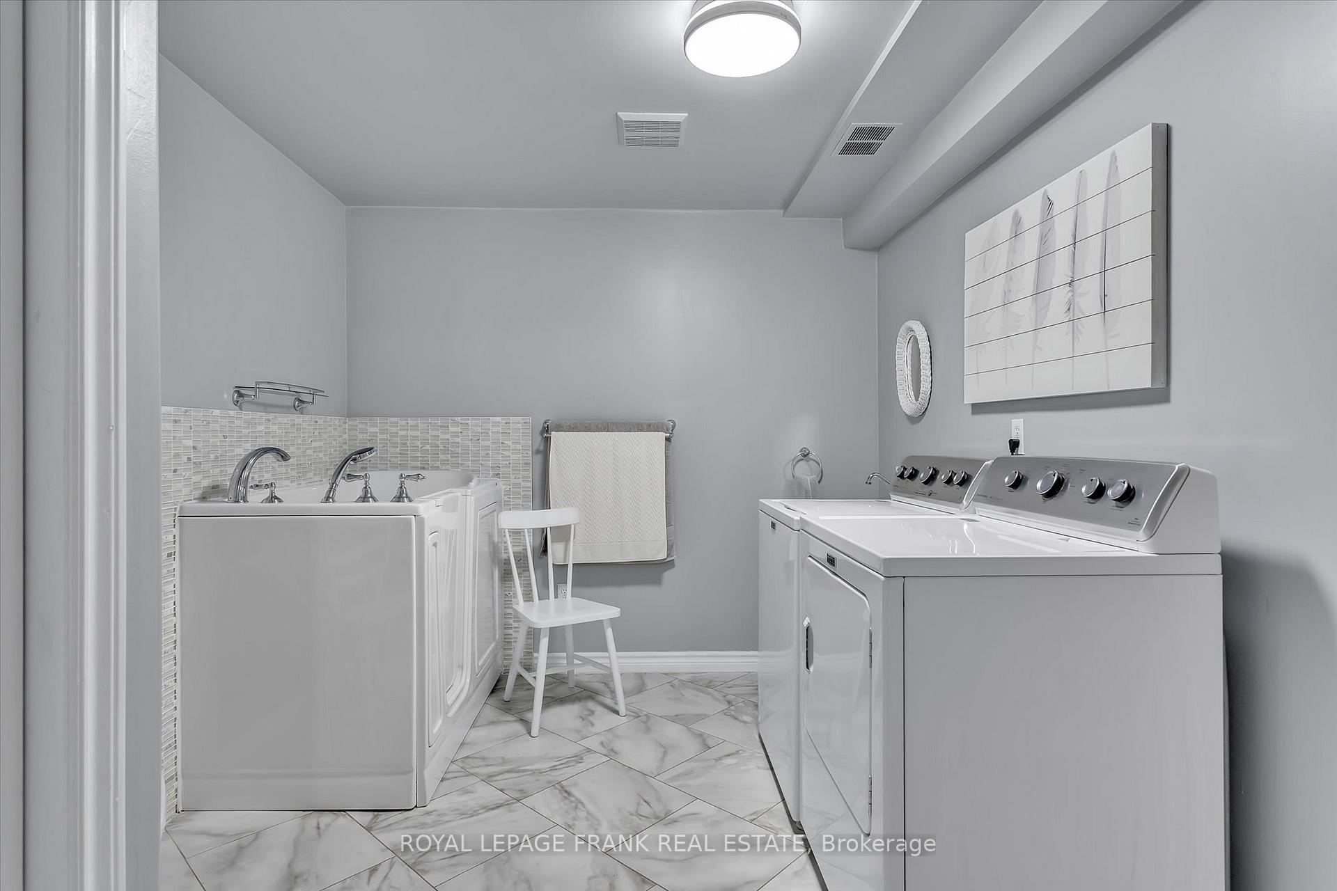 Photo 34 of 1083 Danita Boulevard, Peterborough, Monaghan Ward 2 — HOMEH
