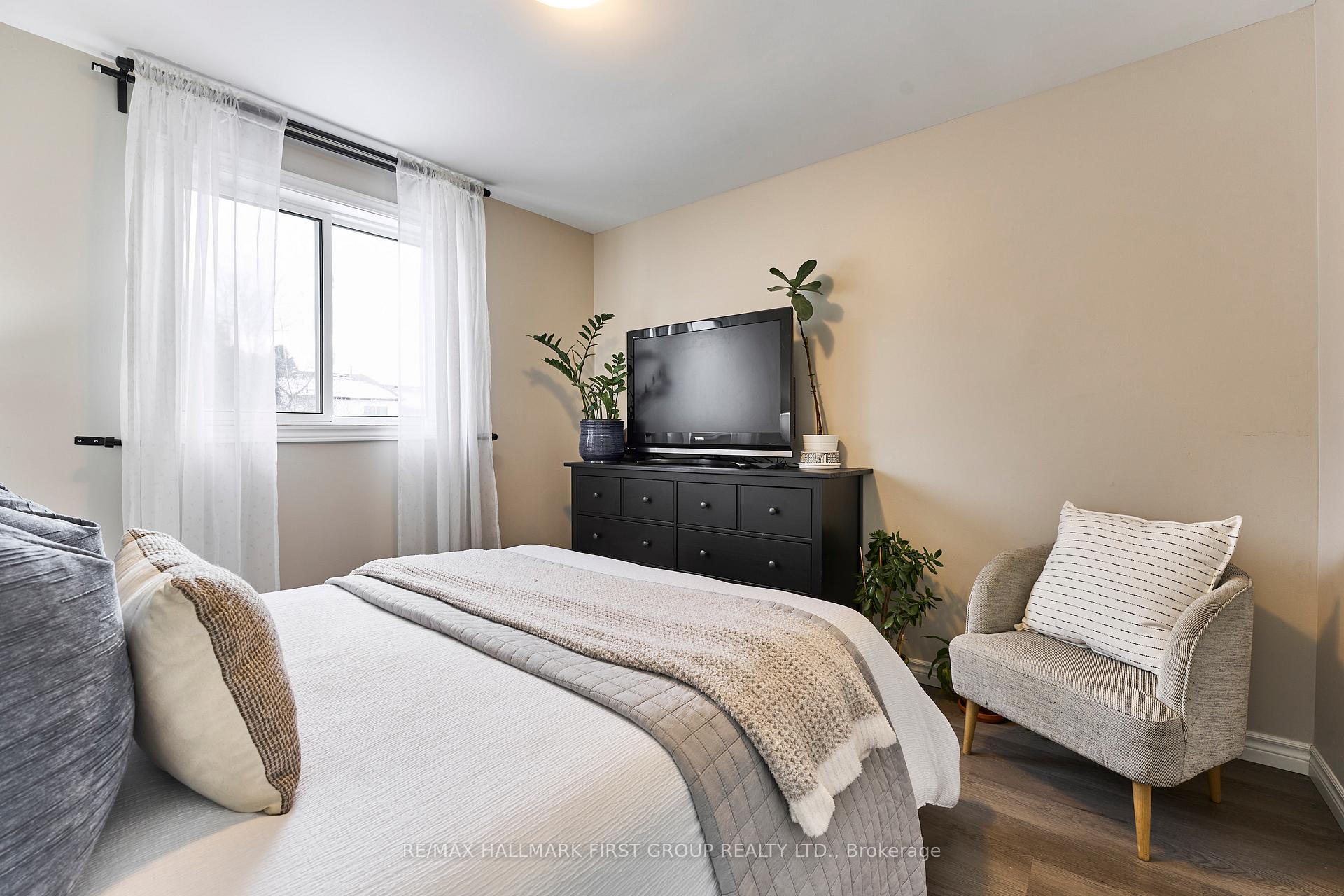 Photo 16 of 847 Monaghan Avenue, Oshawa, Vanier — HOMEH