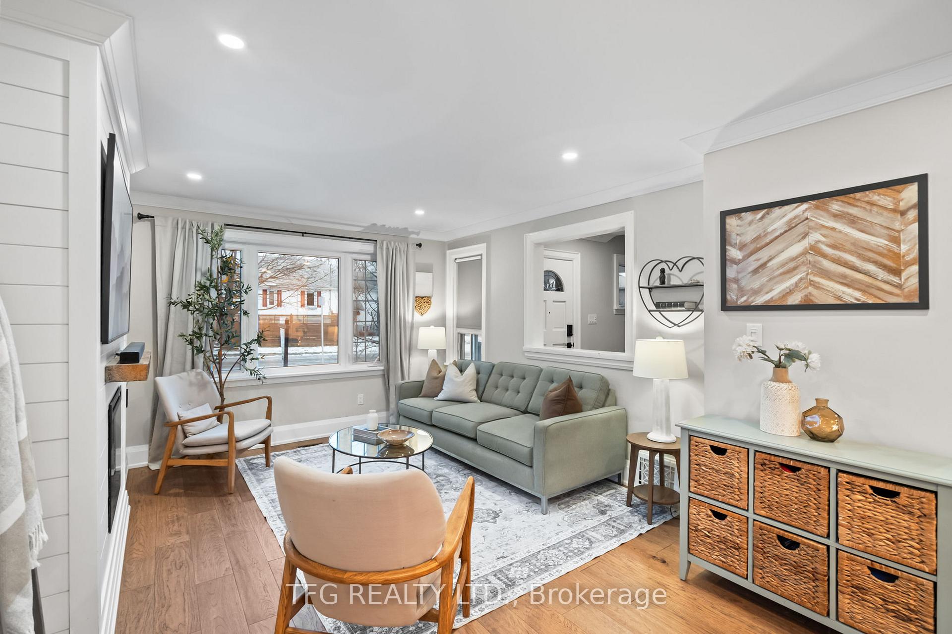 Photo 4 of 351 Colborne Street E, Oshawa, O'Neill — HOMEH