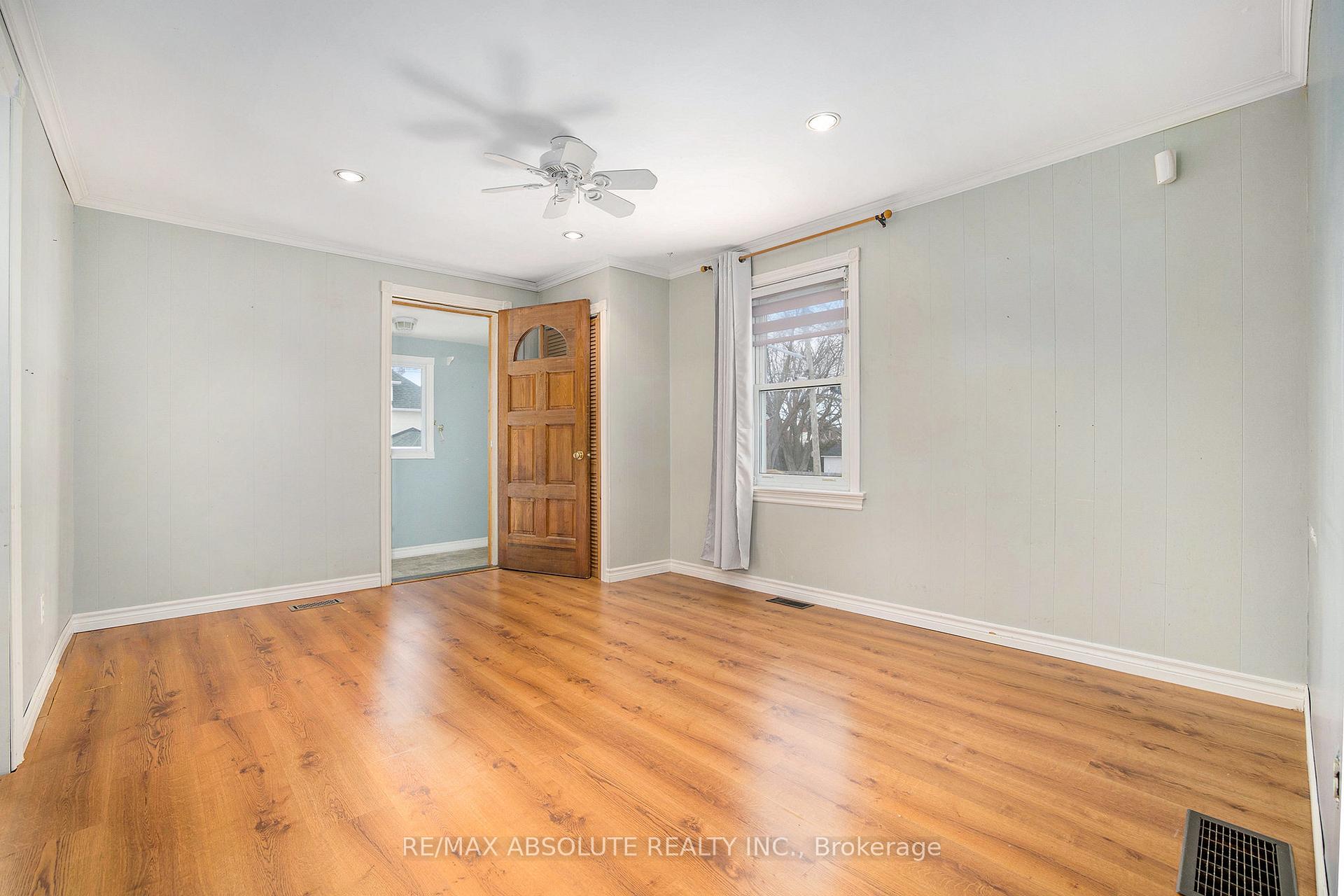 Photo 16 of 102 Hugh Street S, Arnprior — HOMEH