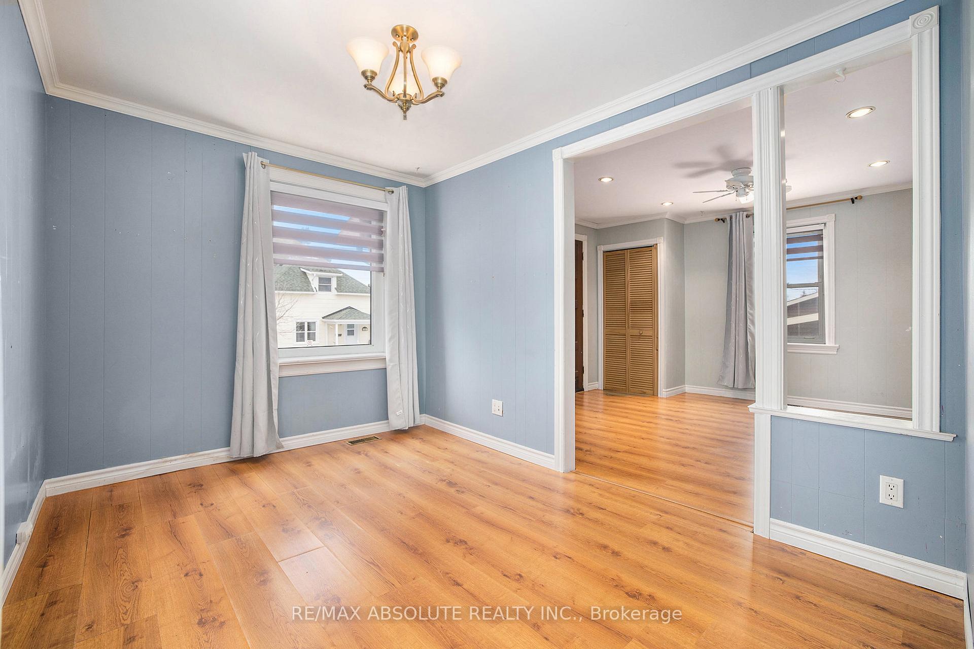 Photo 7 of 102 Hugh Street S, Arnprior — HOMEH