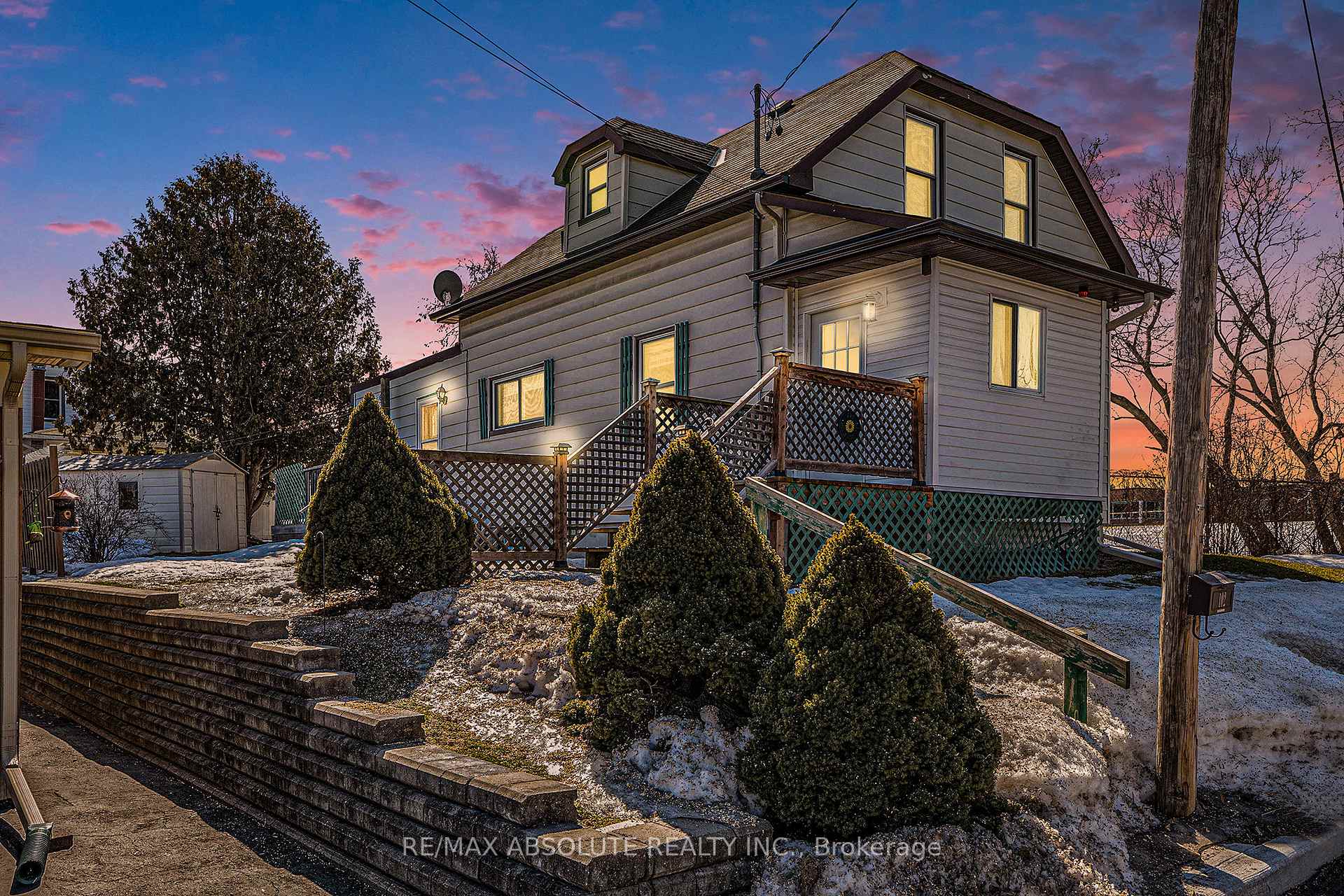Photo 21 of 102 Hugh Street S, Arnprior — HOMEH