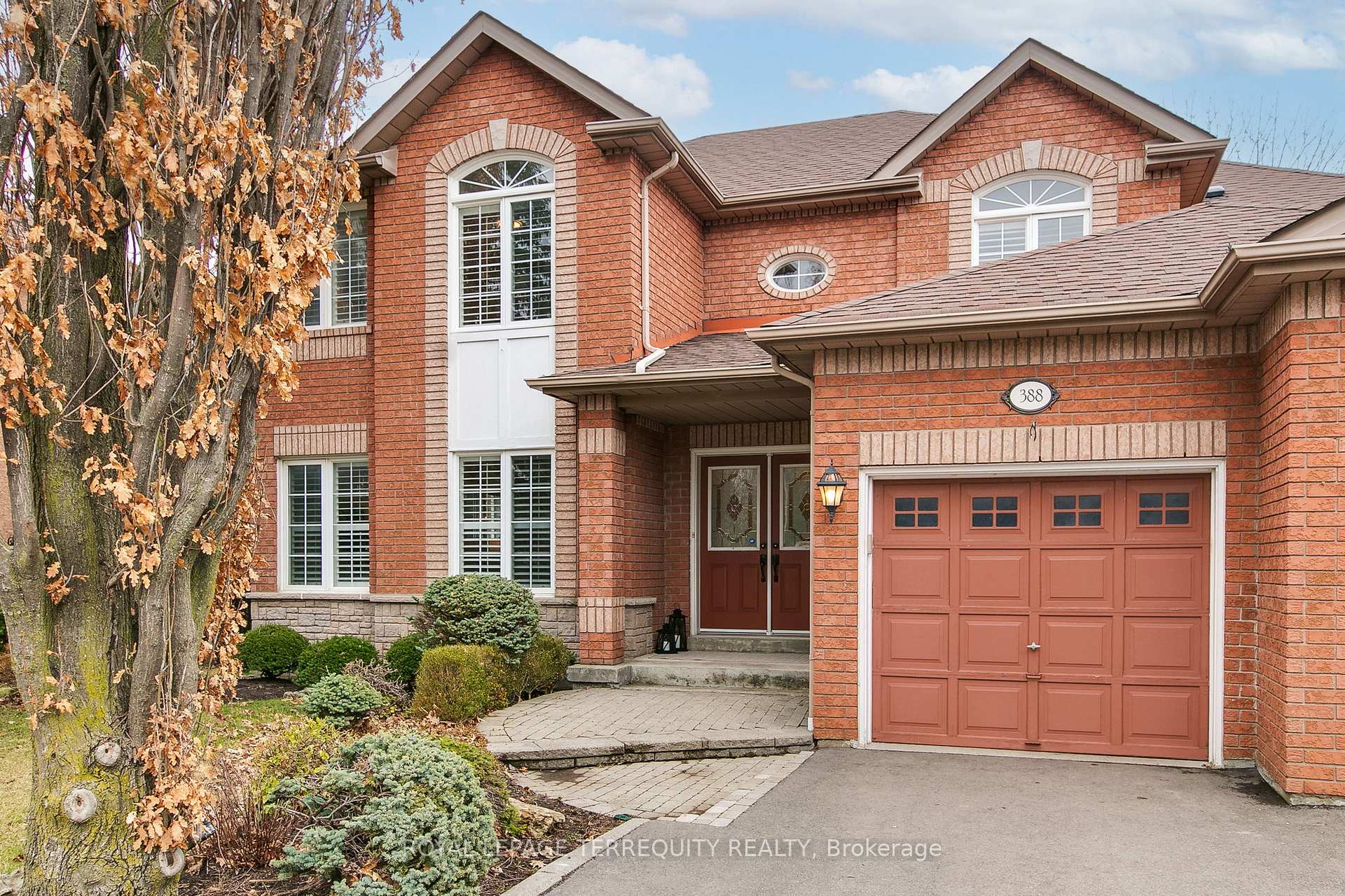 Photo 2 of 388 Glenkindie Avenue, Vaughan, Maple — HOMEH