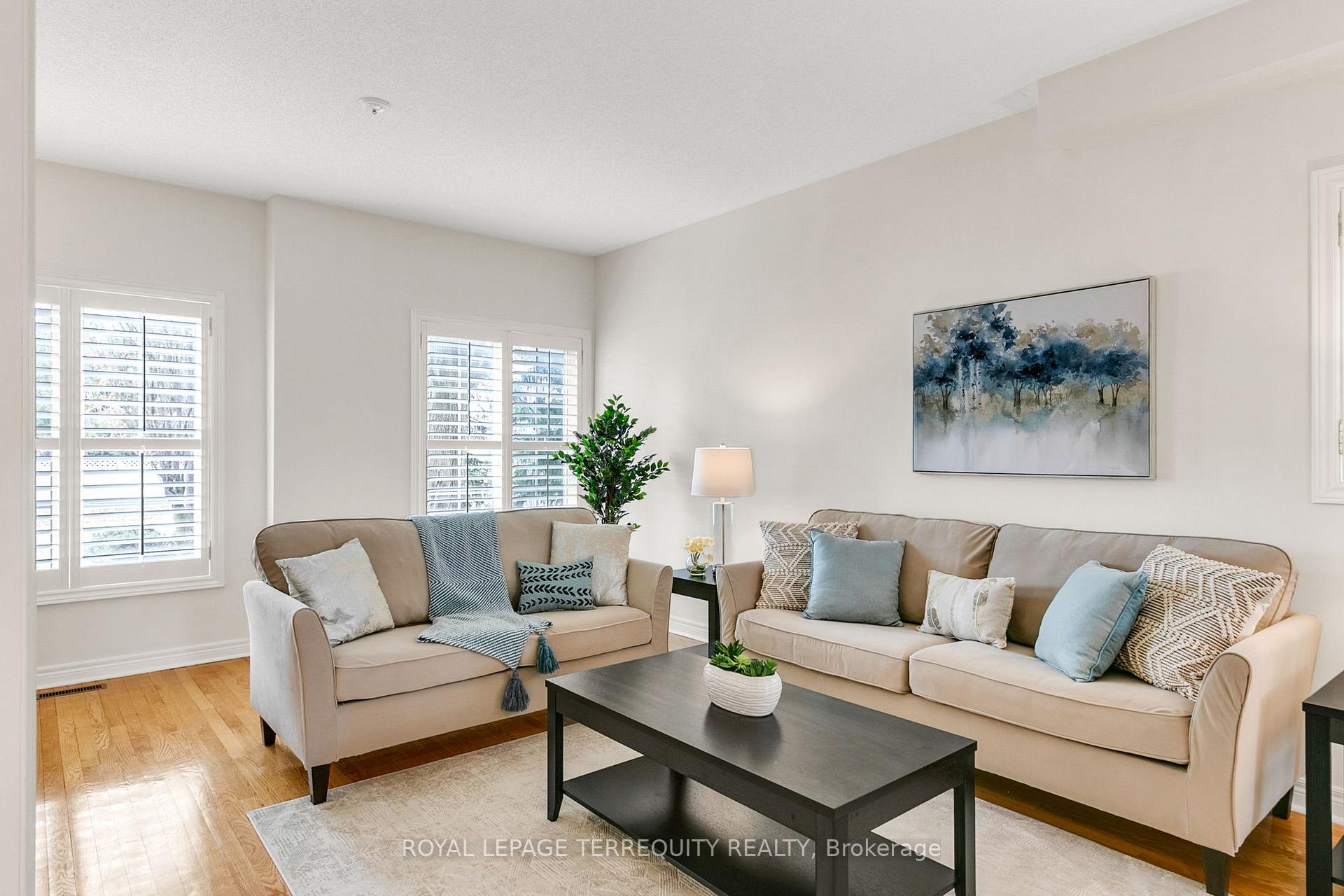 Photo 6 of 388 Glenkindie Avenue, Vaughan, Maple — HOMEH