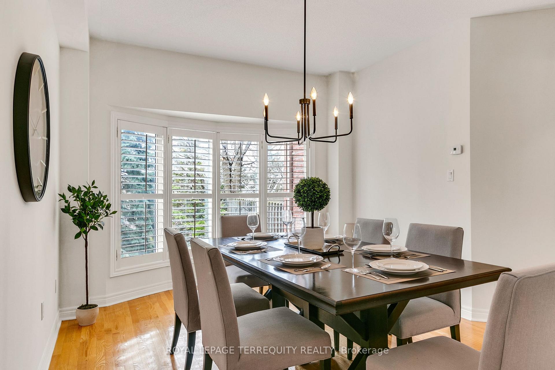 Photo 9 of 388 Glenkindie Avenue, Vaughan, Maple — HOMEH