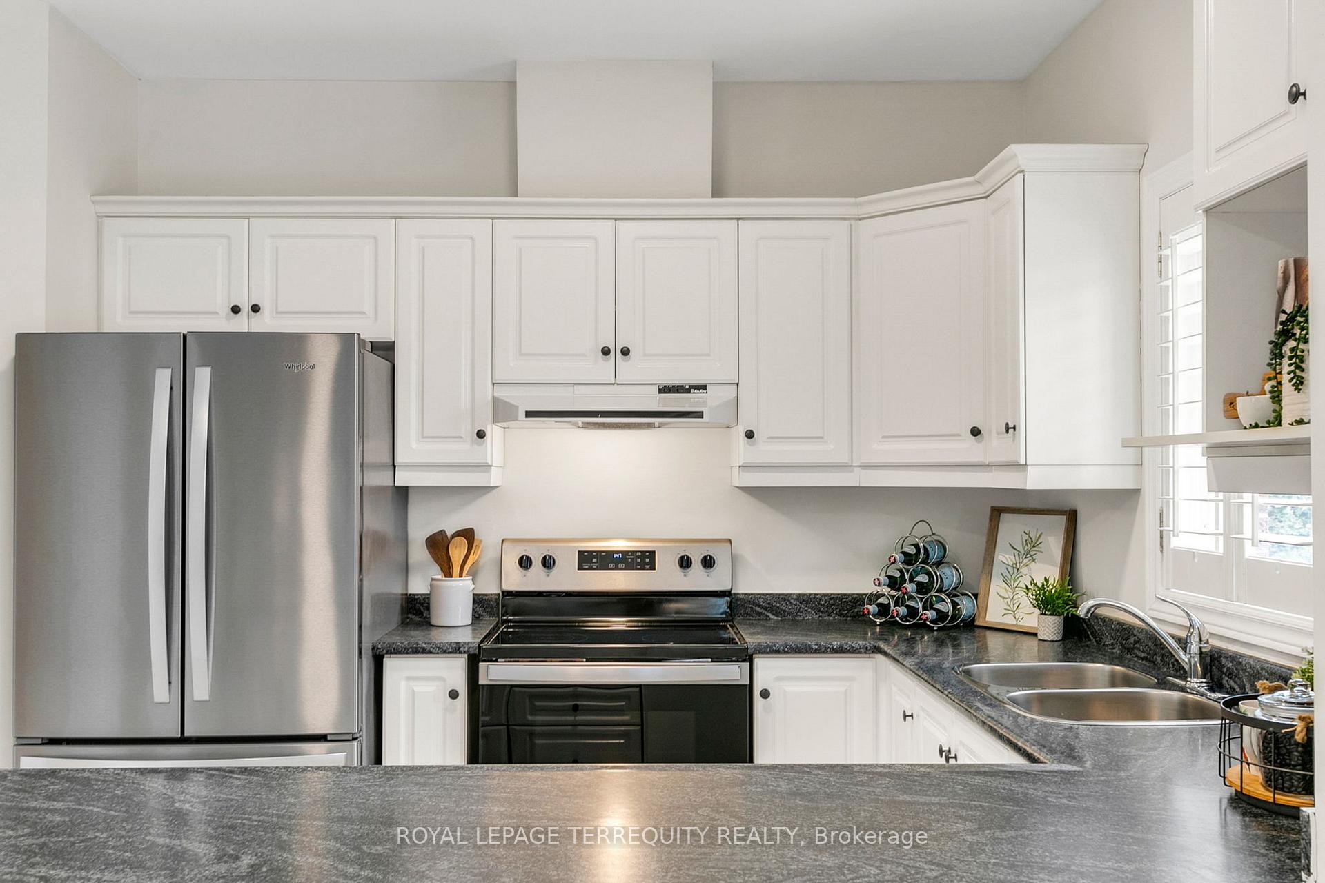 Photo 13 of 388 Glenkindie Avenue, Vaughan, Maple — HOMEH