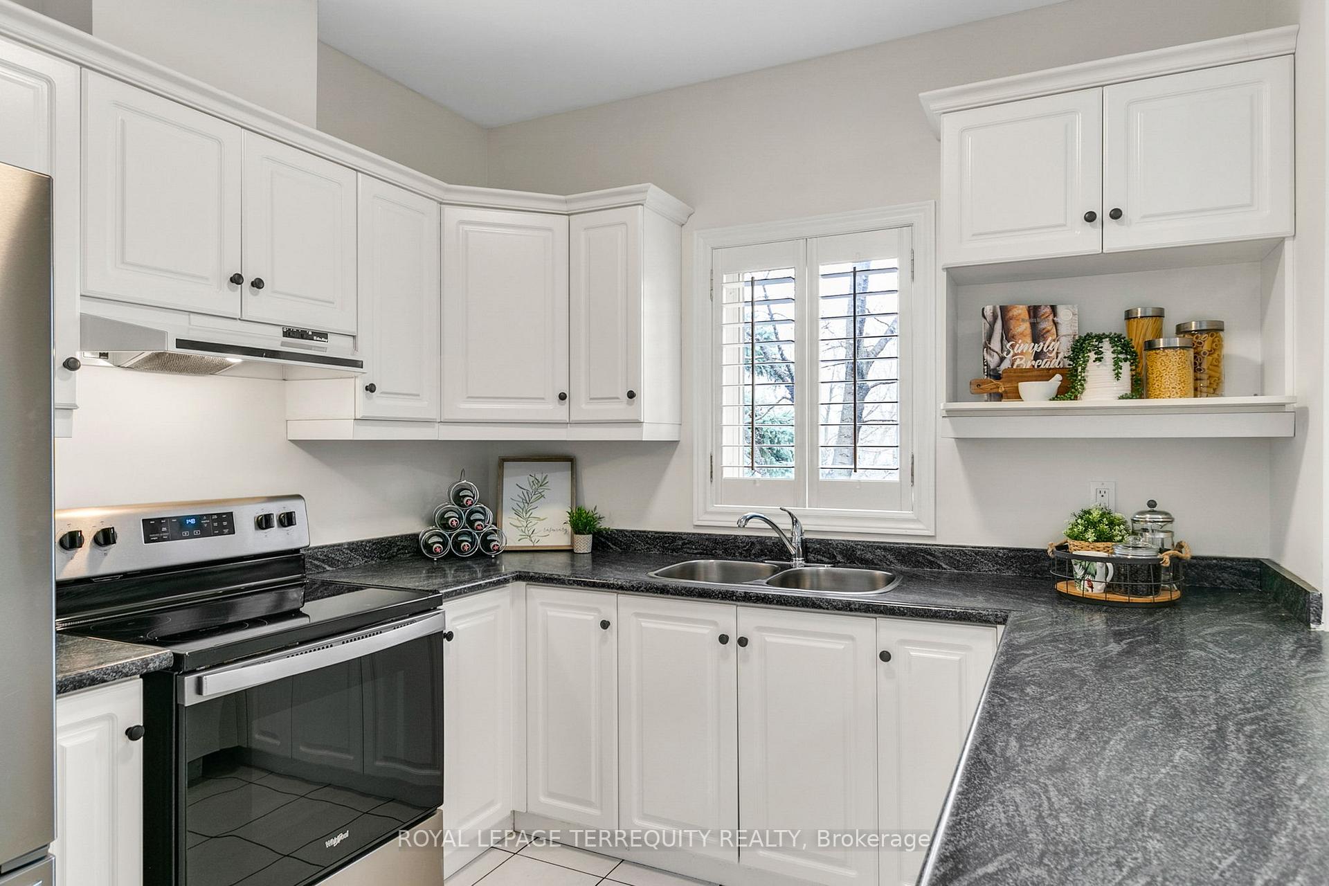 Photo 14 of 388 Glenkindie Avenue, Vaughan, Maple — HOMEH