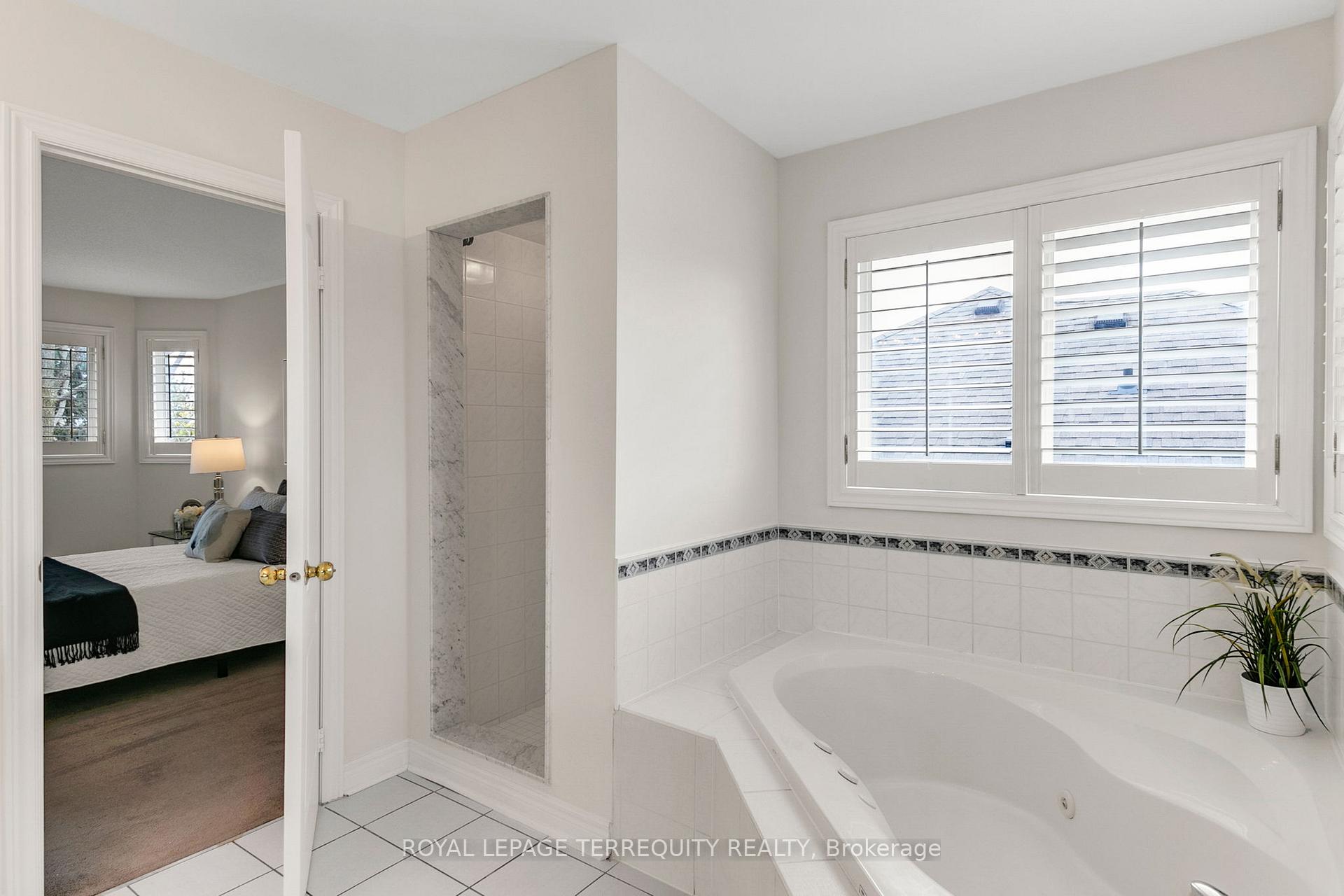Photo 25 of 388 Glenkindie Avenue, Vaughan, Maple — HOMEH