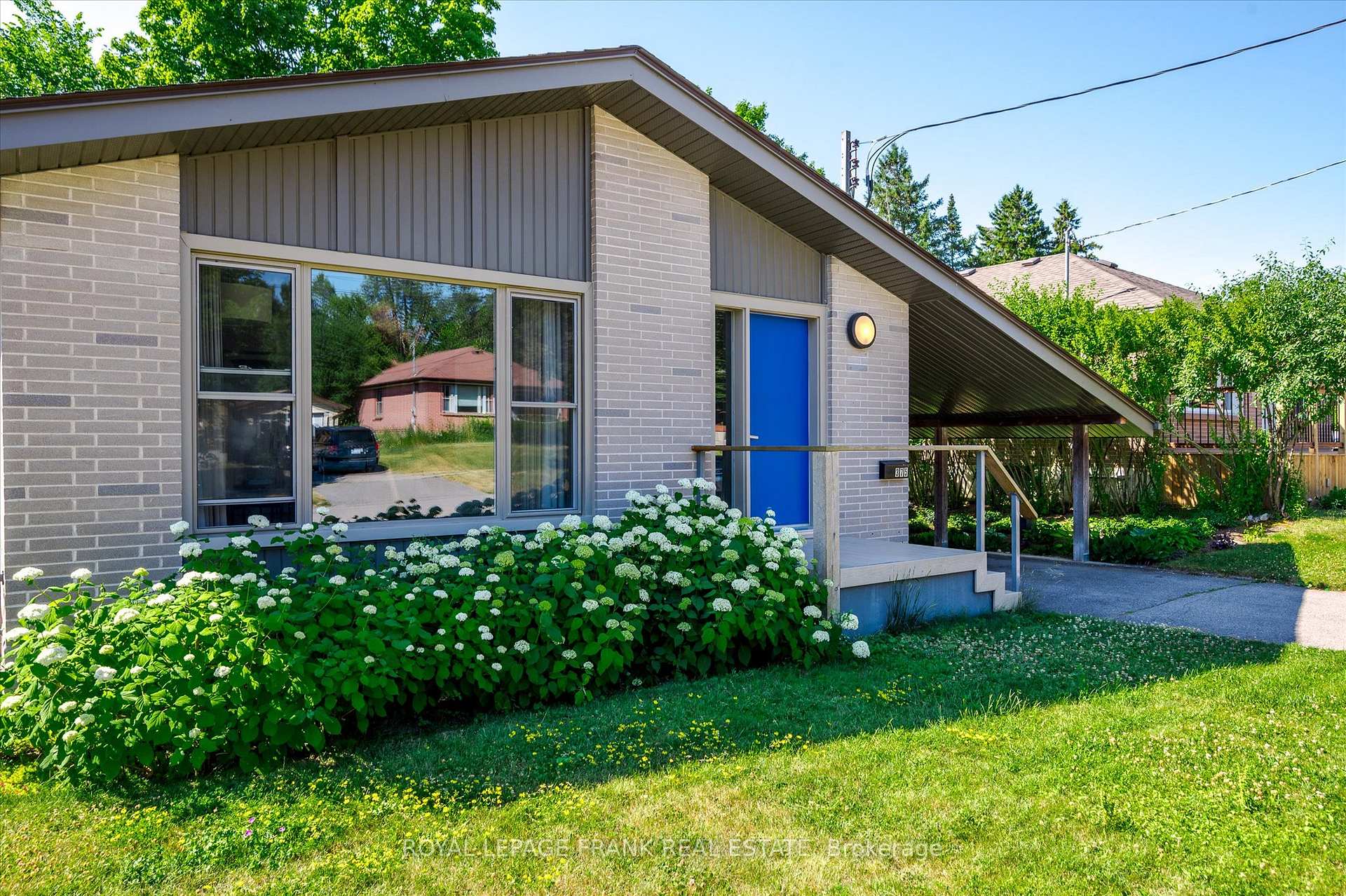Photo 2 of 375 Aberdeen Avenue, Peterborough, Northcrest Ward 5 — HOMEH