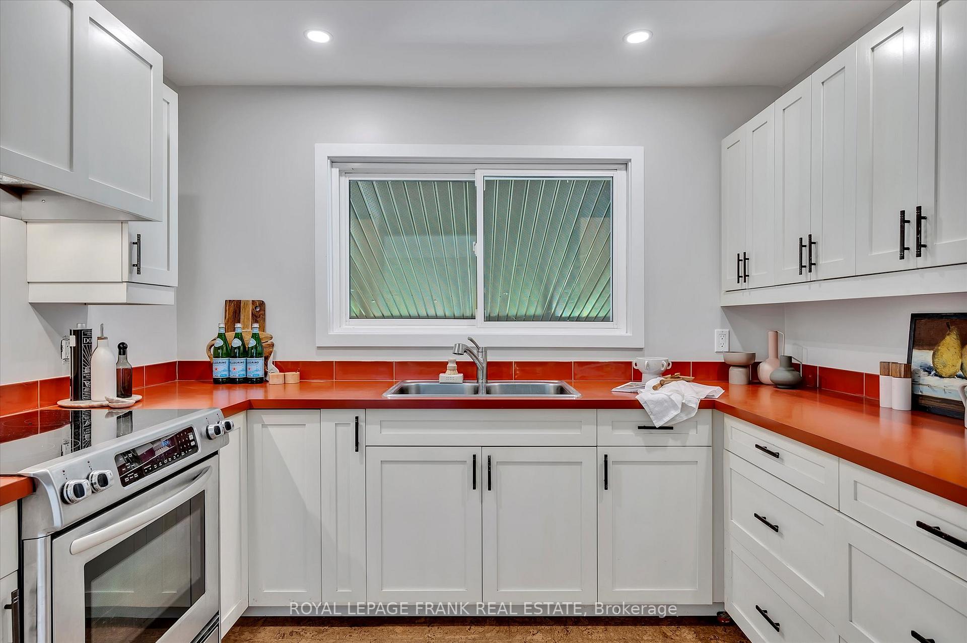 Photo 9 of 375 Aberdeen Avenue, Peterborough, Northcrest Ward 5 — HOMEH