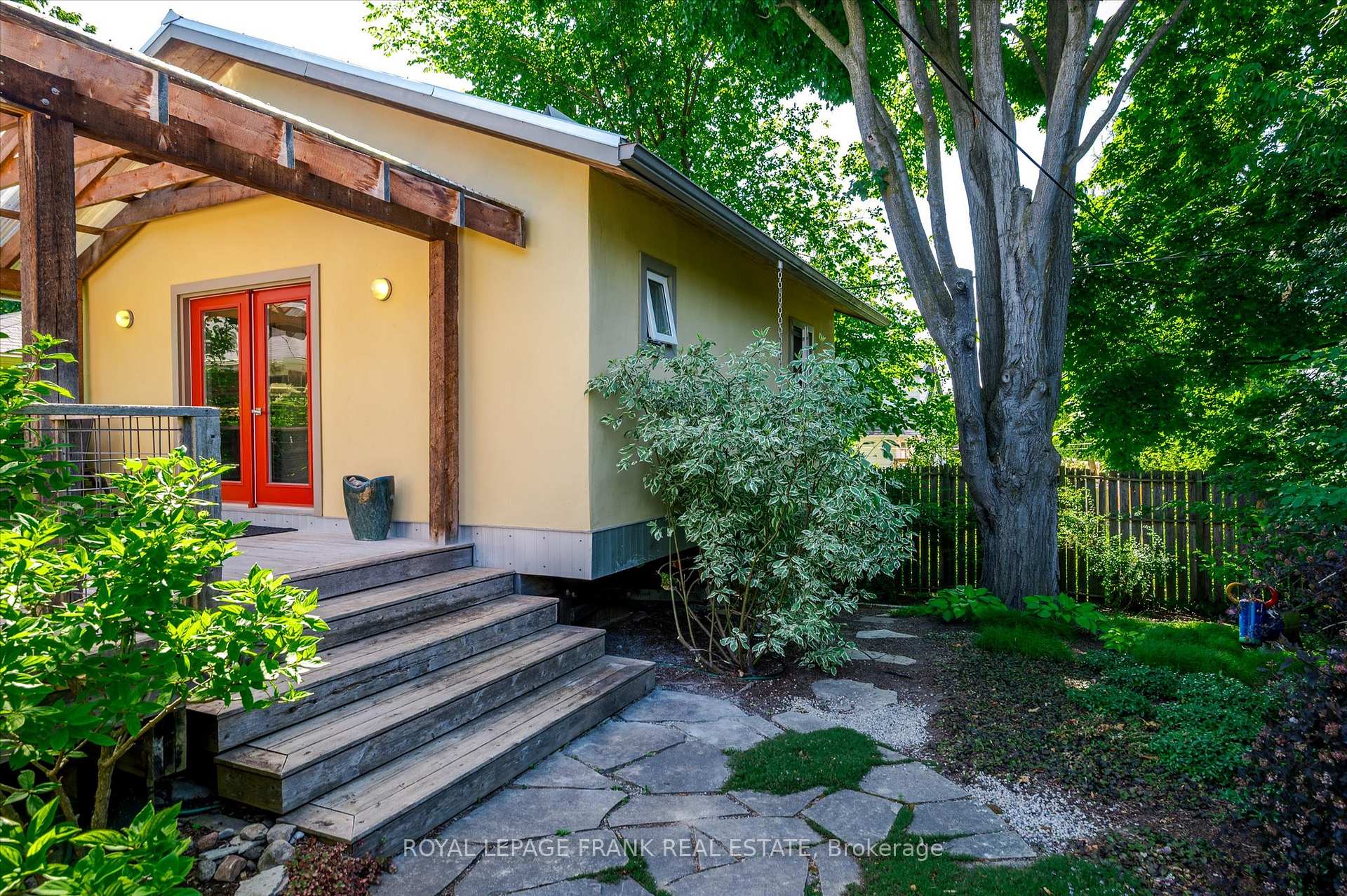 Photo 34 of 375 Aberdeen Avenue, Peterborough, Northcrest Ward 5 — HOMEH