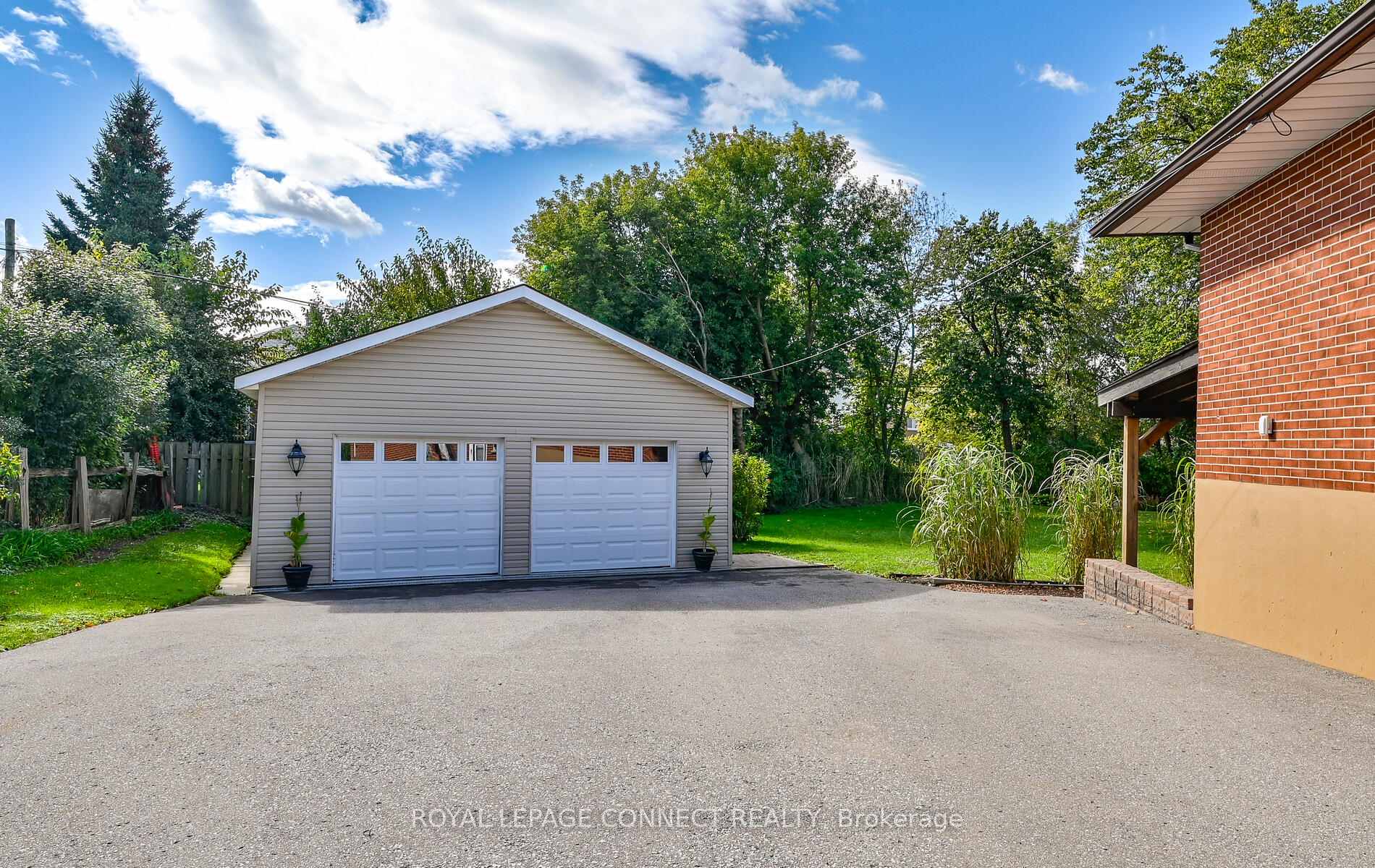 Photo 2 of 589 Talbot Court, Oshawa, Vanier — HOMEH