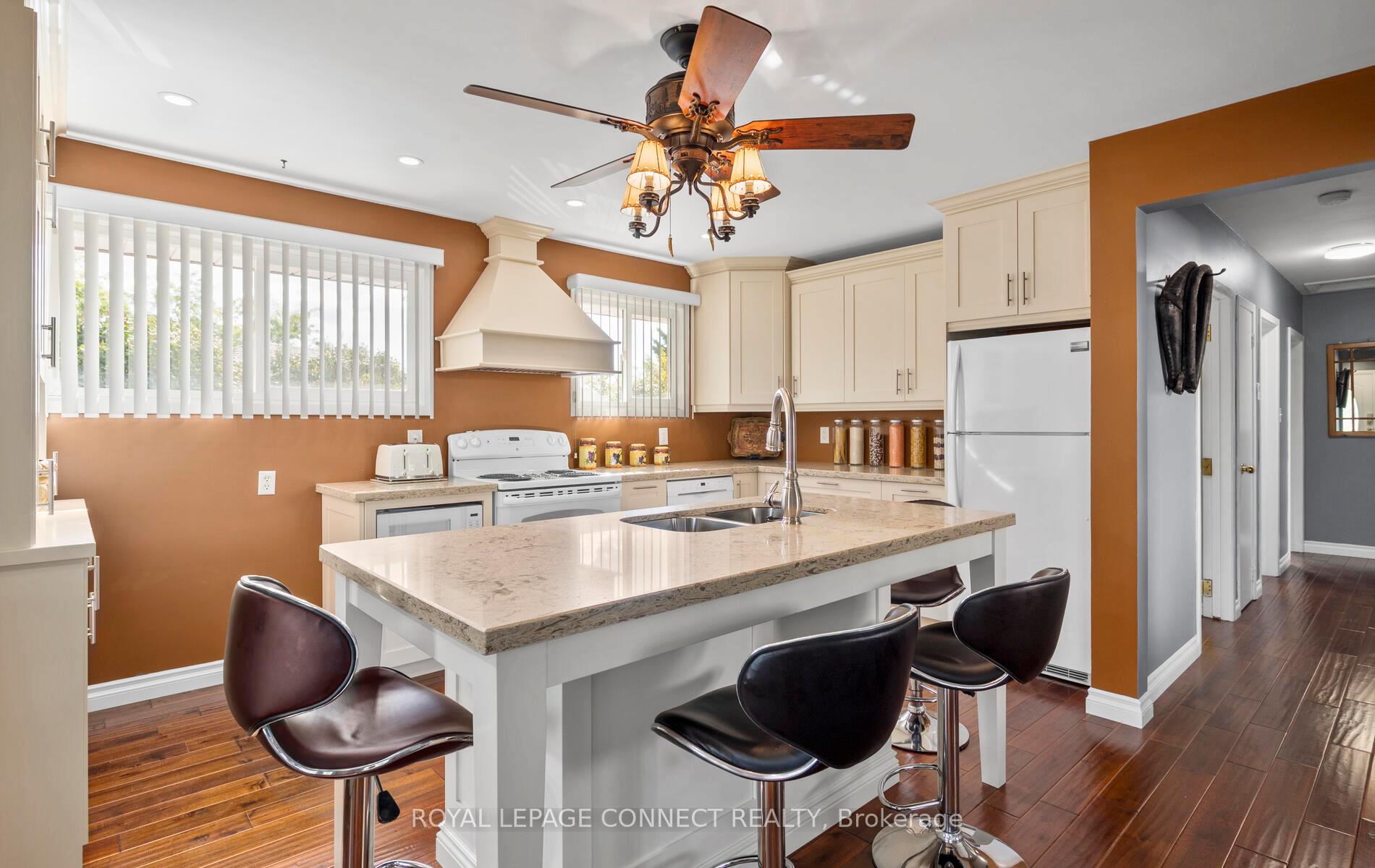 Photo 3 of 589 Talbot Court, Oshawa, Vanier — HOMEH