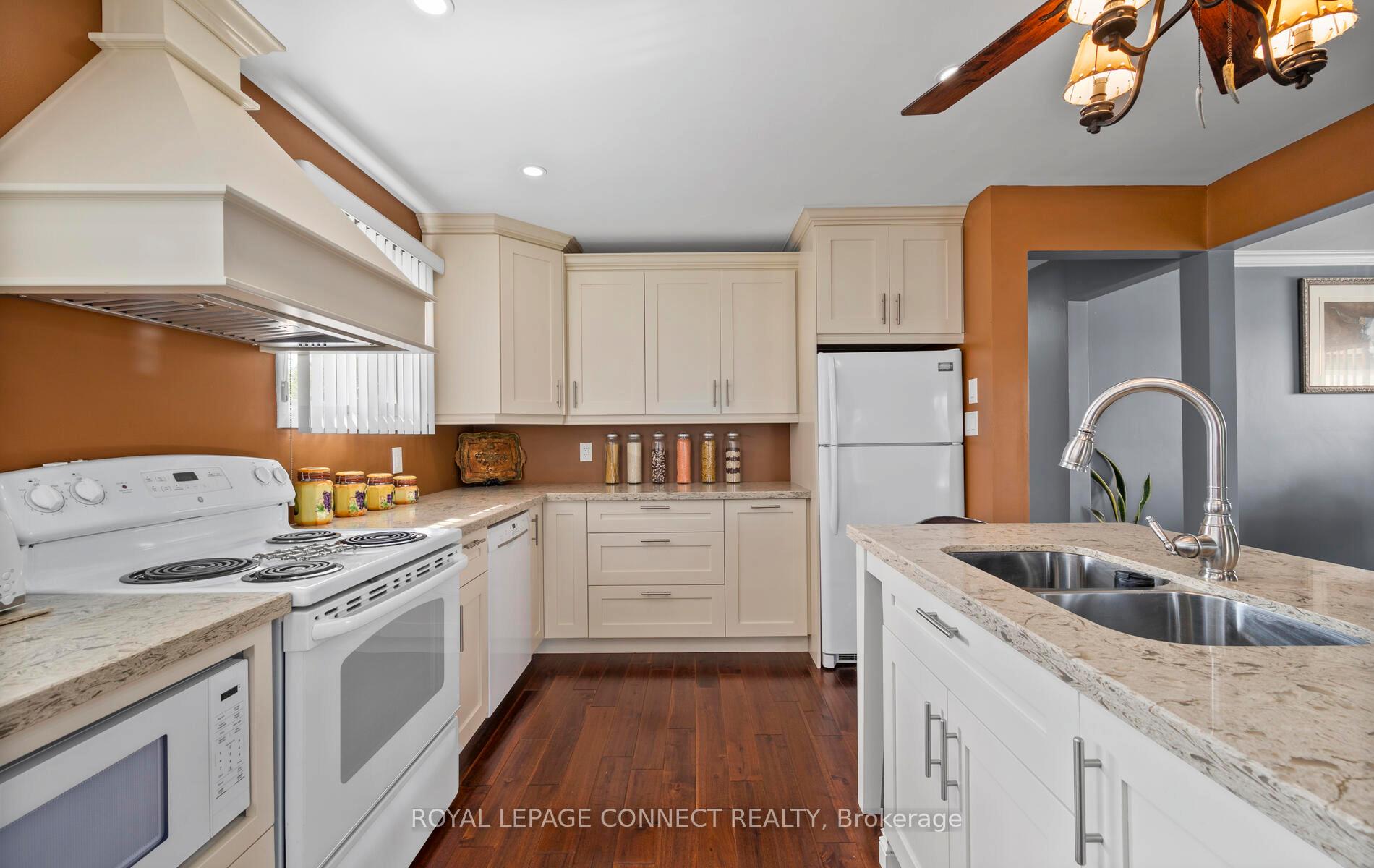 Photo 4 of 589 Talbot Court, Oshawa, Vanier — HOMEH