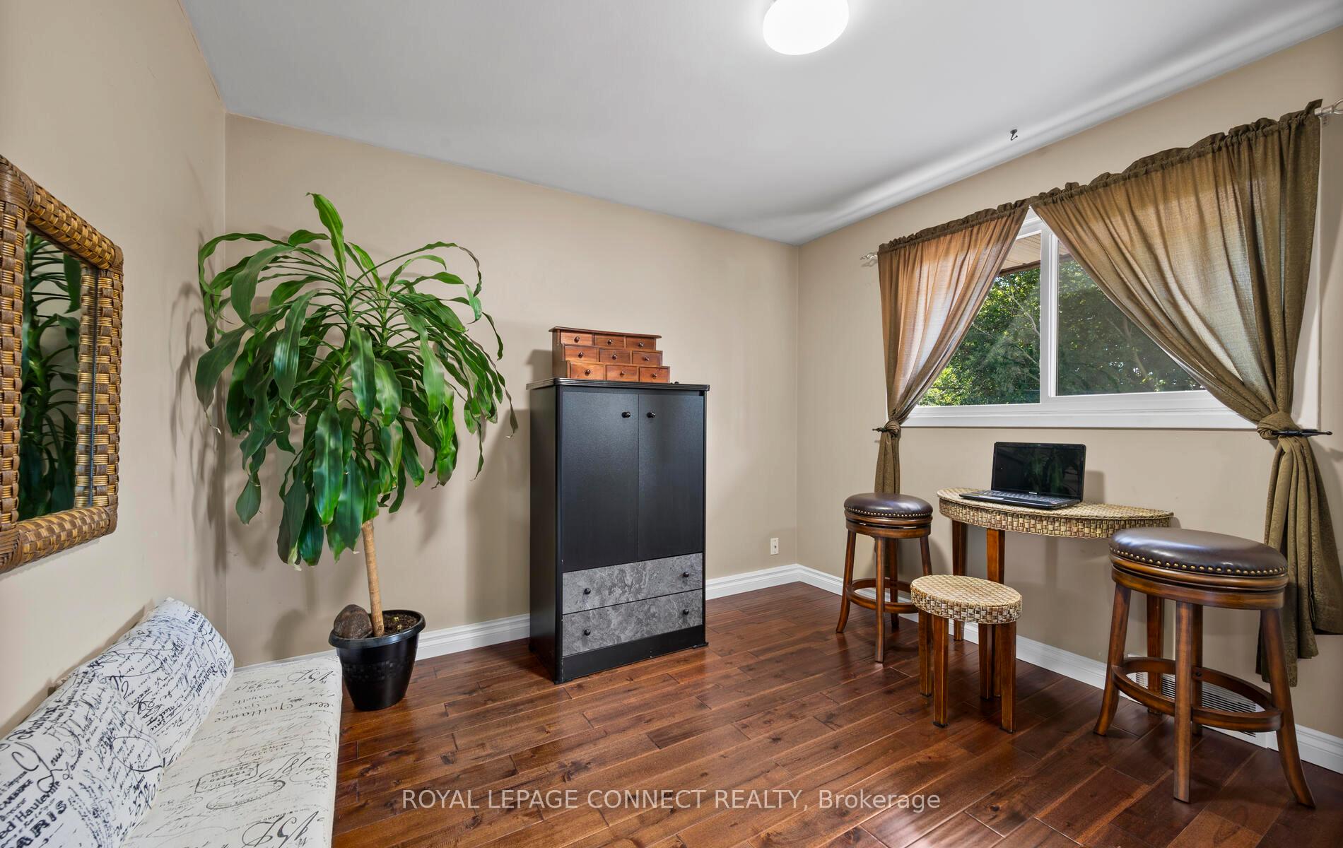 Photo 11 of 589 Talbot Court, Oshawa, Vanier — HOMEH