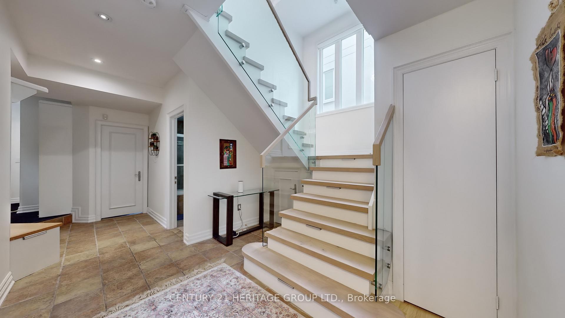 Photo 31 of 109 Pondview Road, Vaughan, Crestwood-Springfarm-Yorkhill — HOMEH