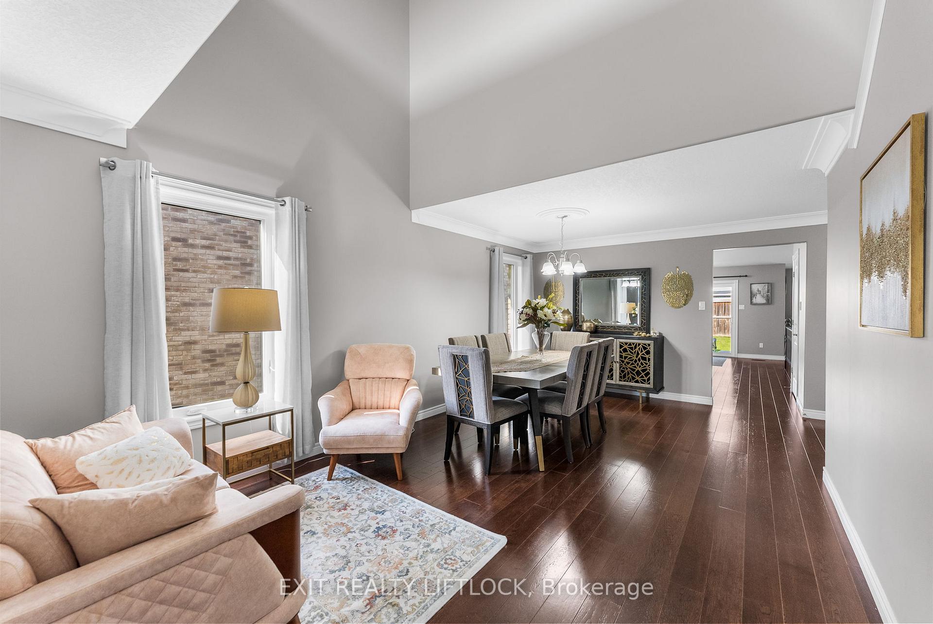 Photo 6 of 182 Chandler Crescent, Peterborough, Monaghan Ward 2 — HOMEH