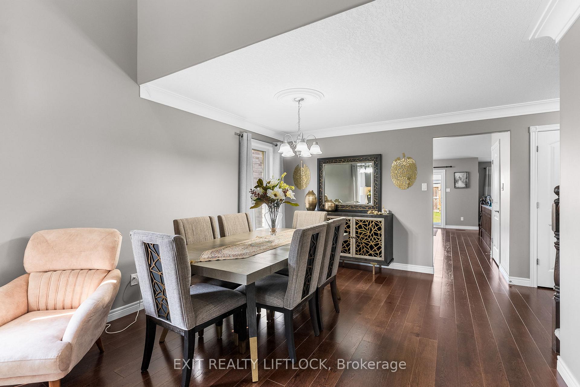 Photo 9 of 182 Chandler Crescent, Peterborough, Monaghan Ward 2 — HOMEH