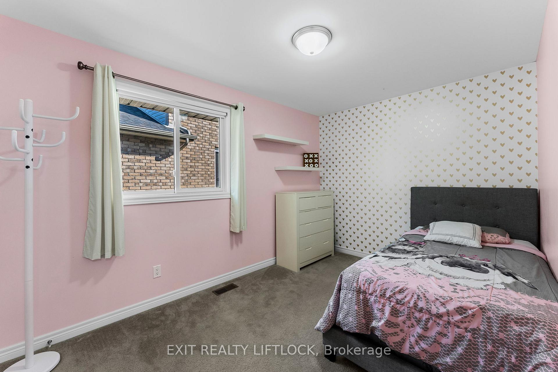 Photo 20 of 182 Chandler Crescent, Peterborough, Monaghan Ward 2 — HOMEH