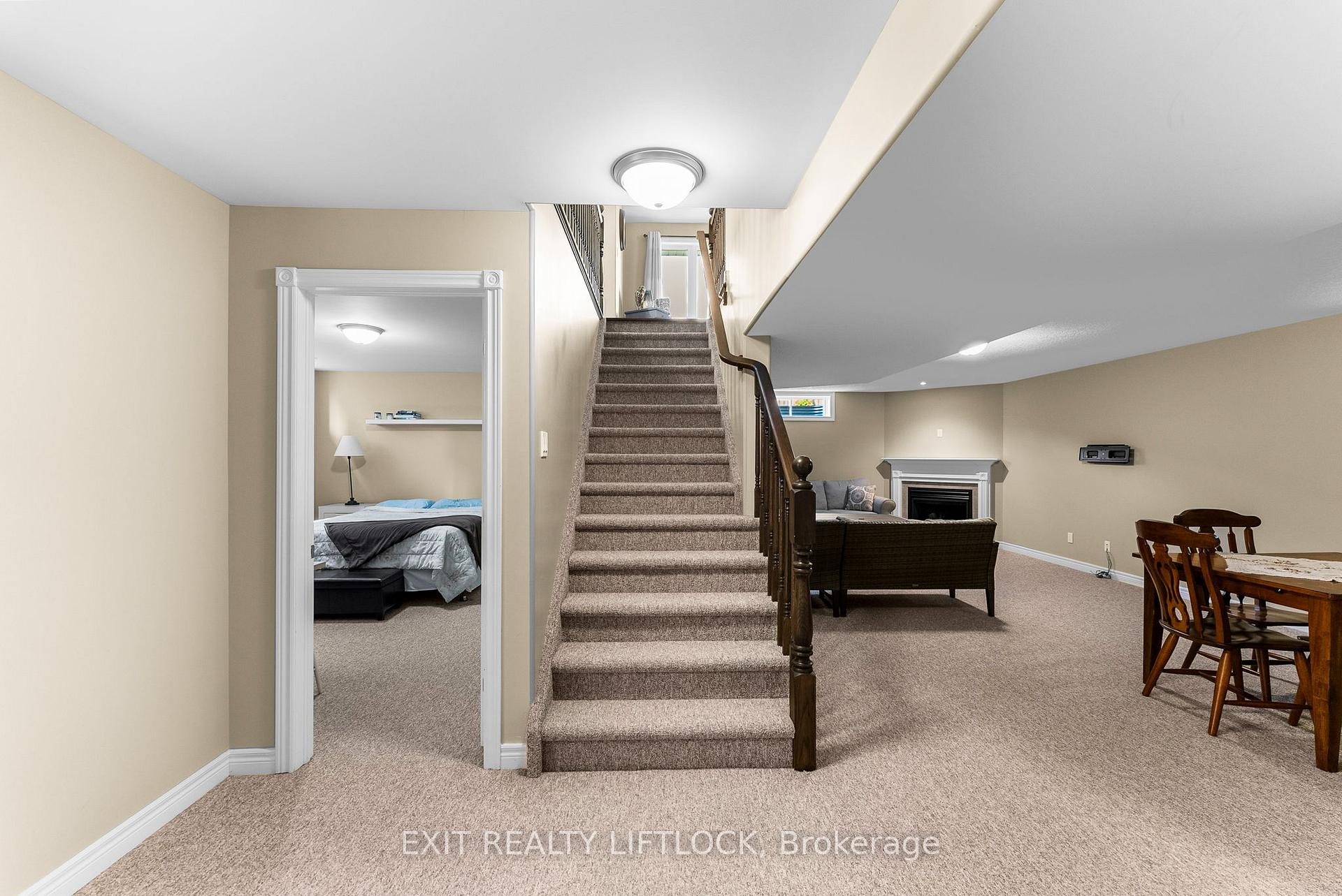 Photo 32 of 182 Chandler Crescent, Peterborough, Monaghan Ward 2 — HOMEH