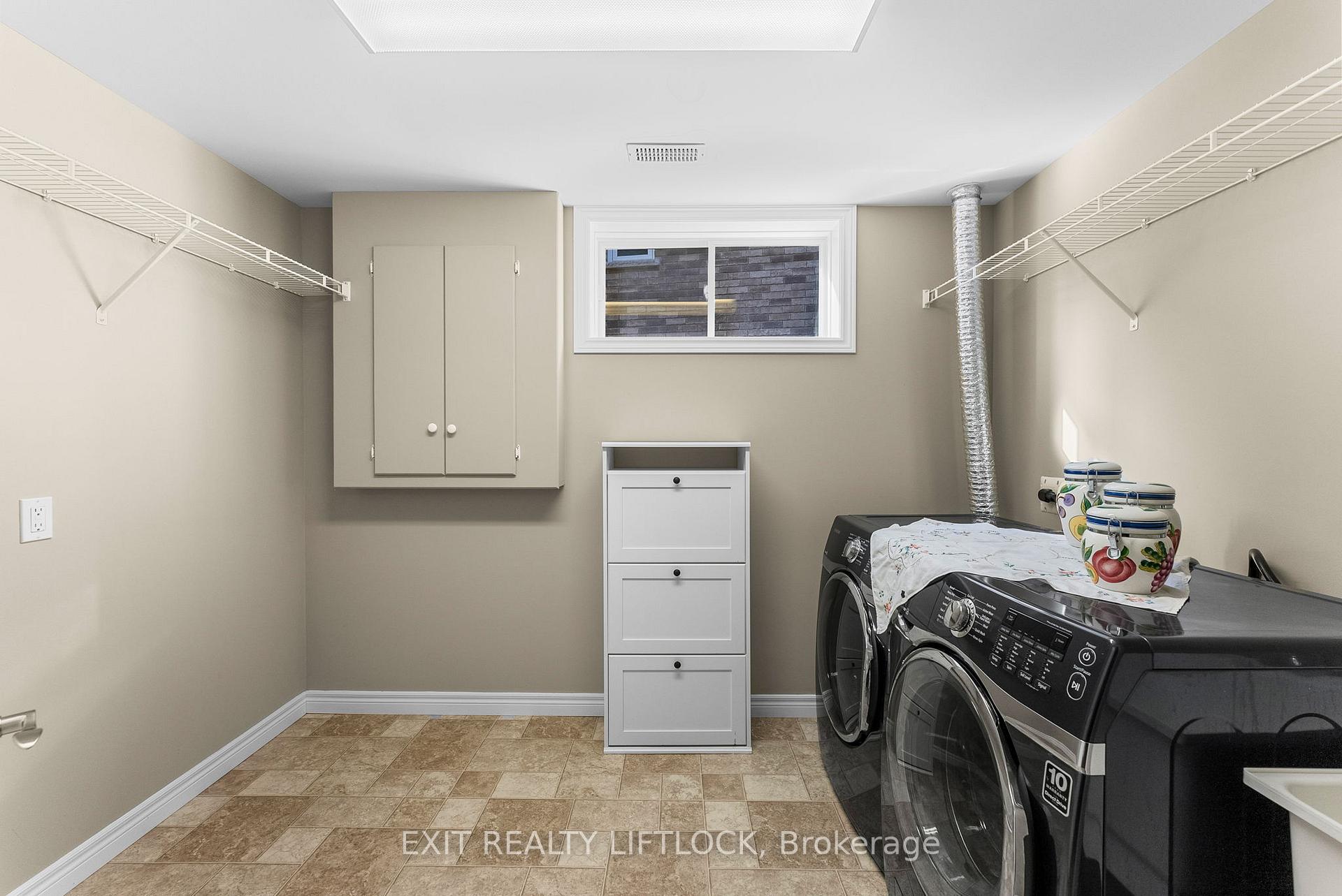 Photo 42 of 182 Chandler Crescent, Peterborough, Monaghan Ward 2 — HOMEH