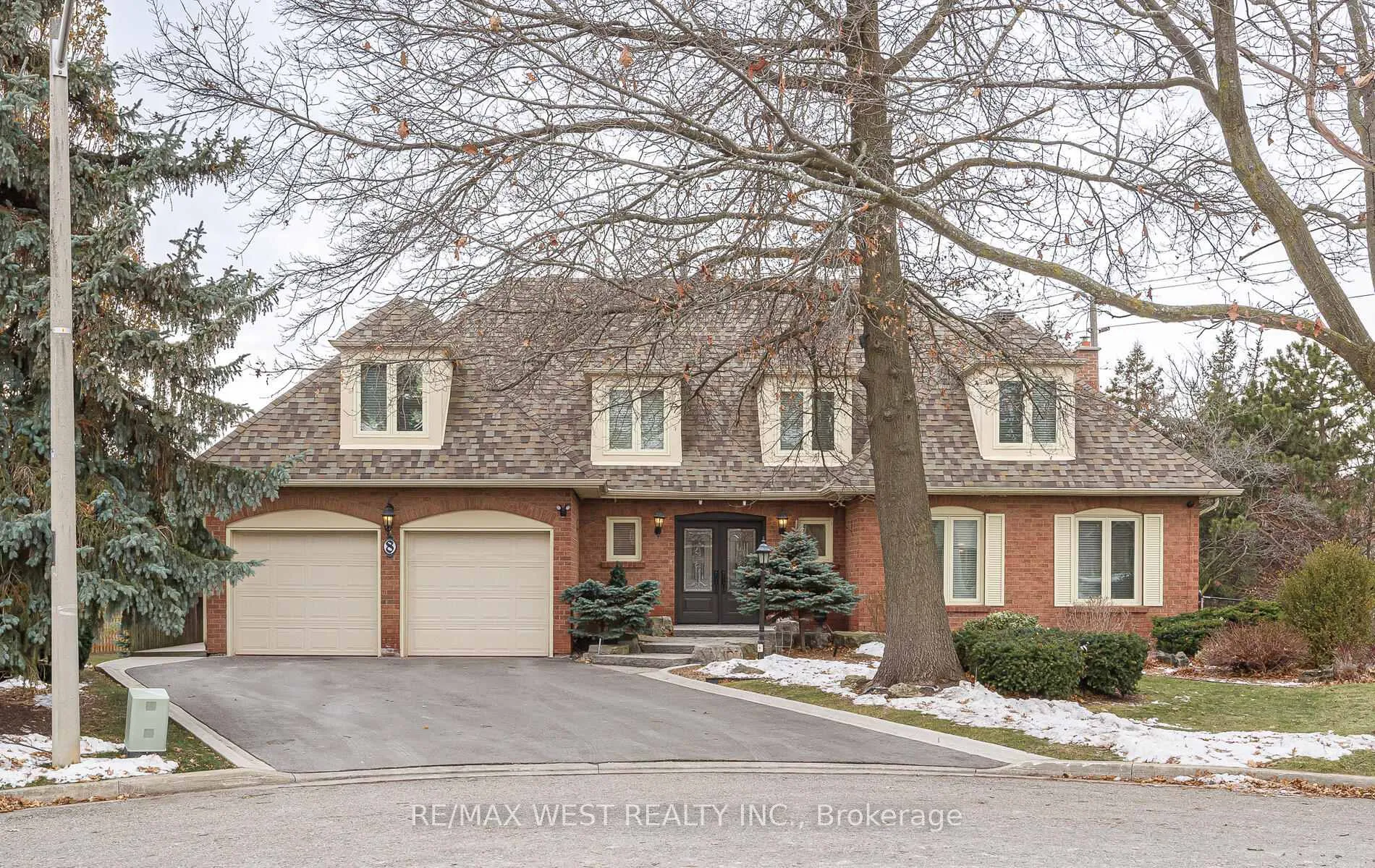 Photo 1 of 8 Oakridge Court, Brampton, Heart Lake West — HOMEH