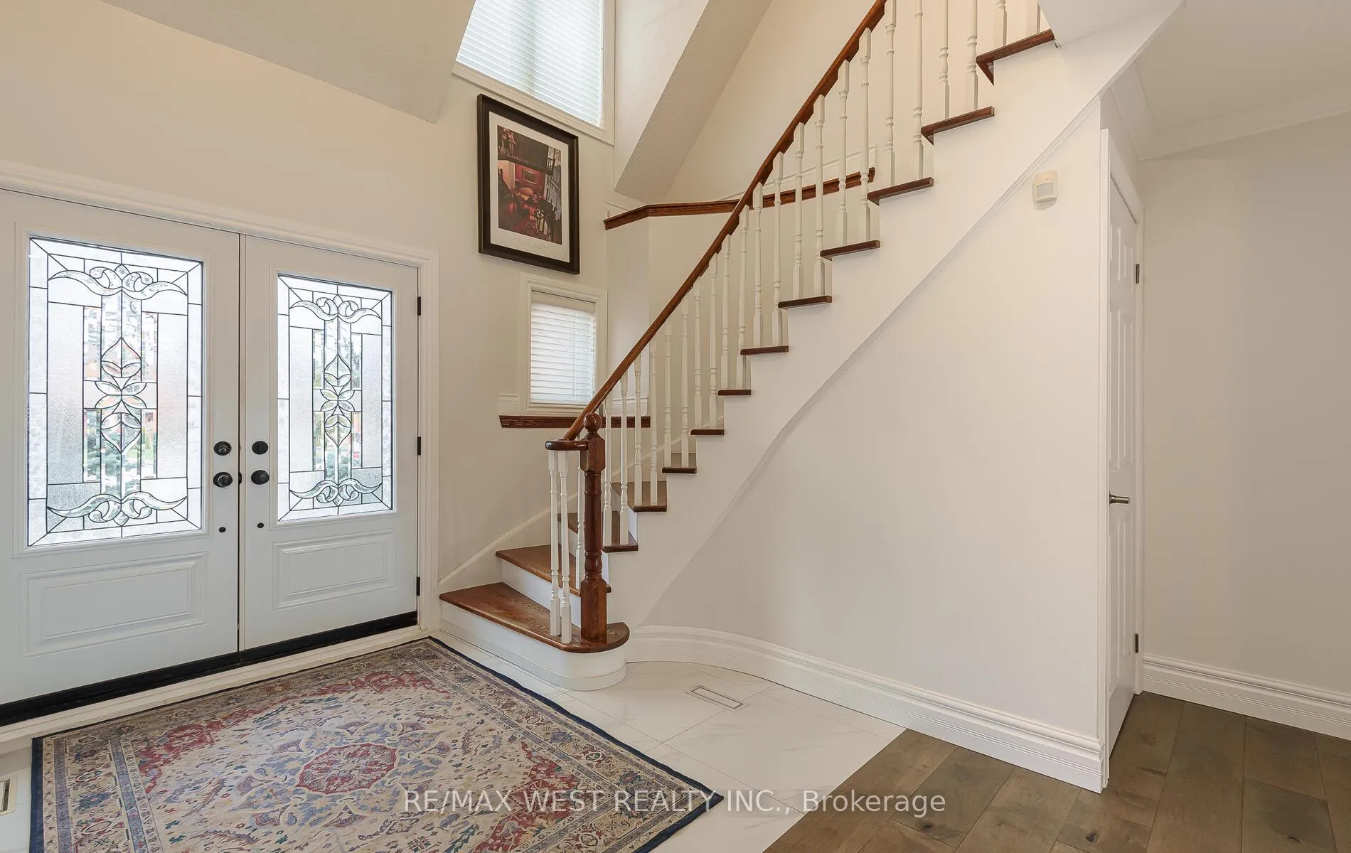 Photo 4 of 8 Oakridge Court, Brampton, Heart Lake West — HOMEH