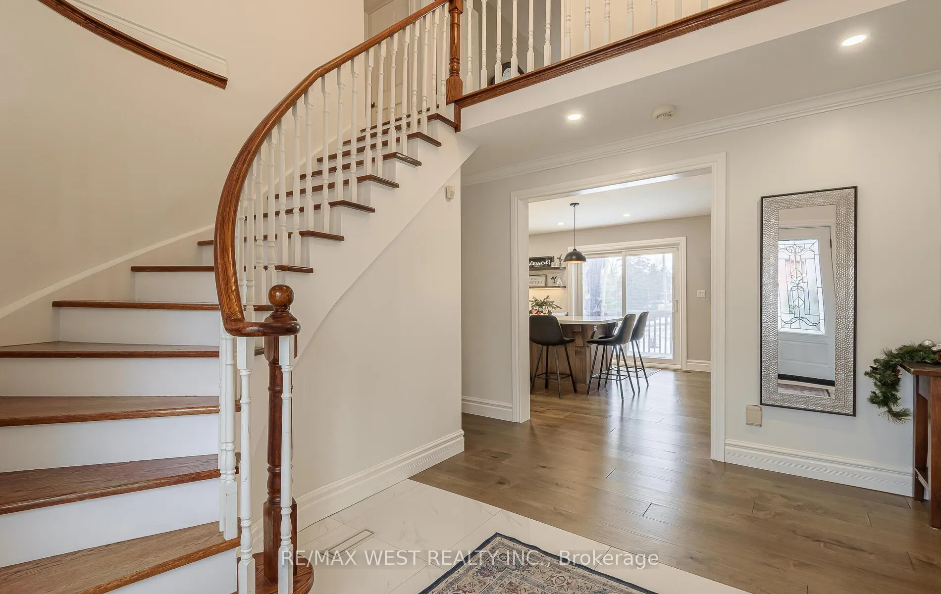 Photo 6 of 8 Oakridge Court, Brampton, Heart Lake West — HOMEH