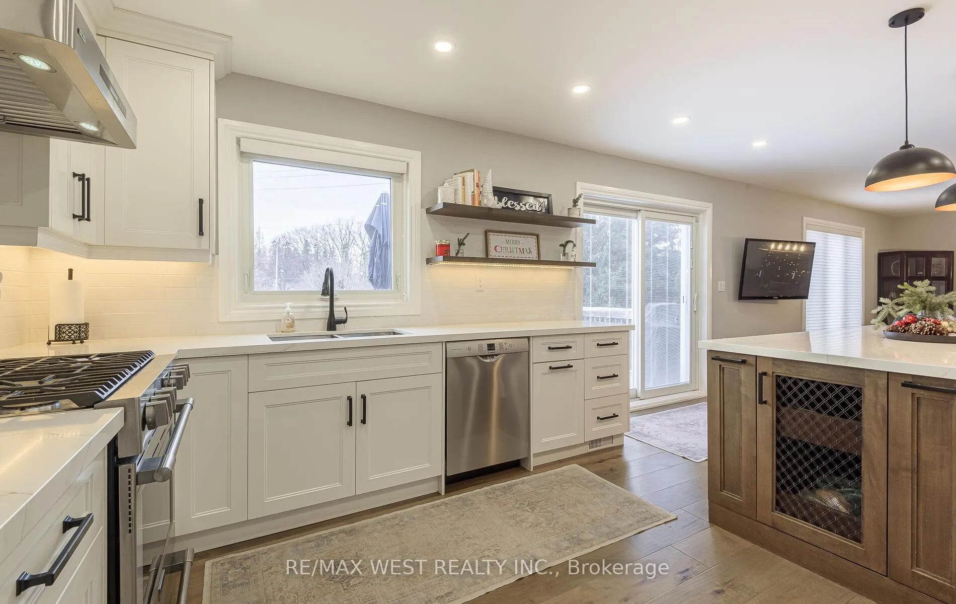 Photo 9 of 8 Oakridge Court, Brampton, Heart Lake West — HOMEH