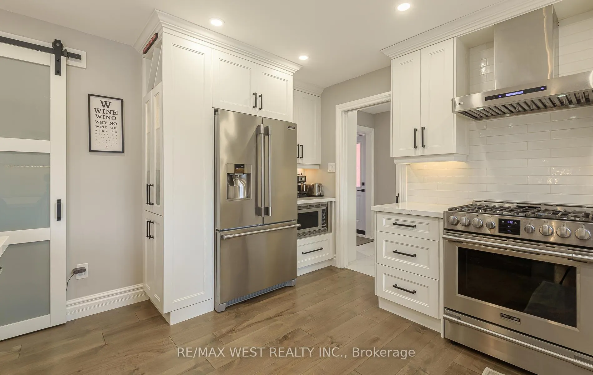 Photo 10 of 8 Oakridge Court, Brampton, Heart Lake West — HOMEH