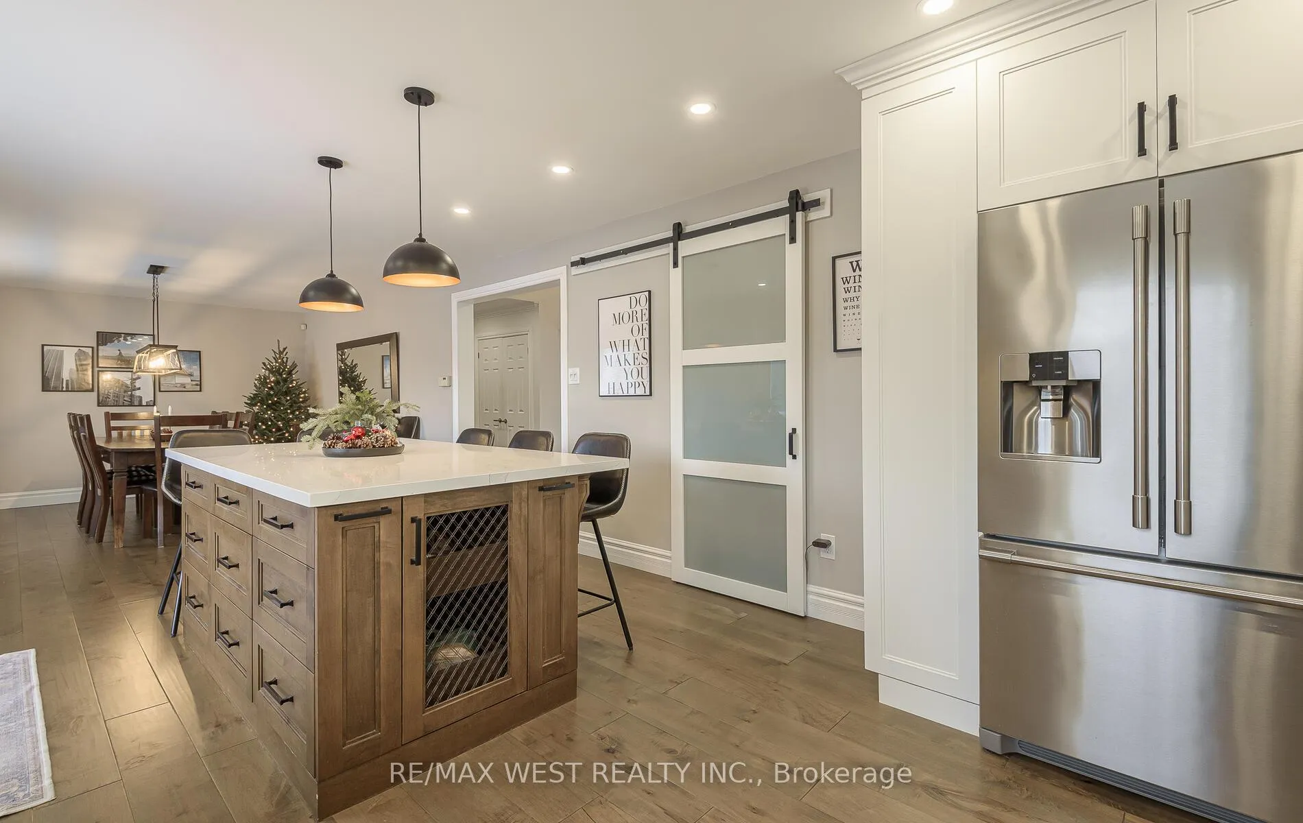 Photo 11 of 8 Oakridge Court, Brampton, Heart Lake West — HOMEH