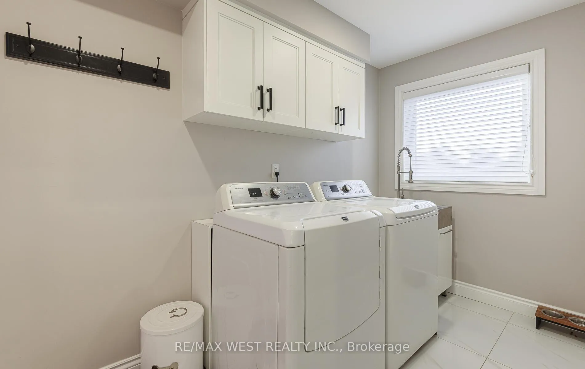 Photo 17 of 8 Oakridge Court, Brampton, Heart Lake West — HOMEH