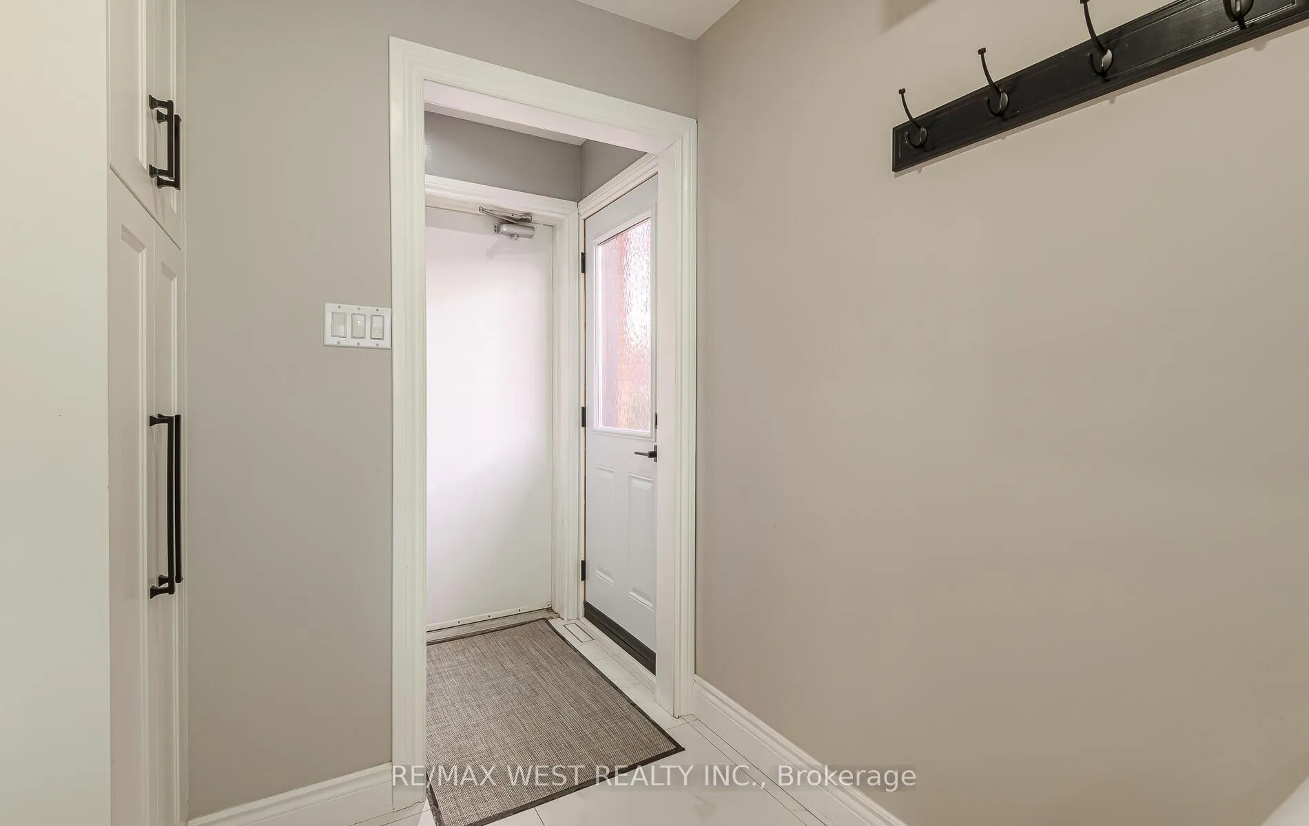 Photo 18 of 8 Oakridge Court, Brampton, Heart Lake West — HOMEH