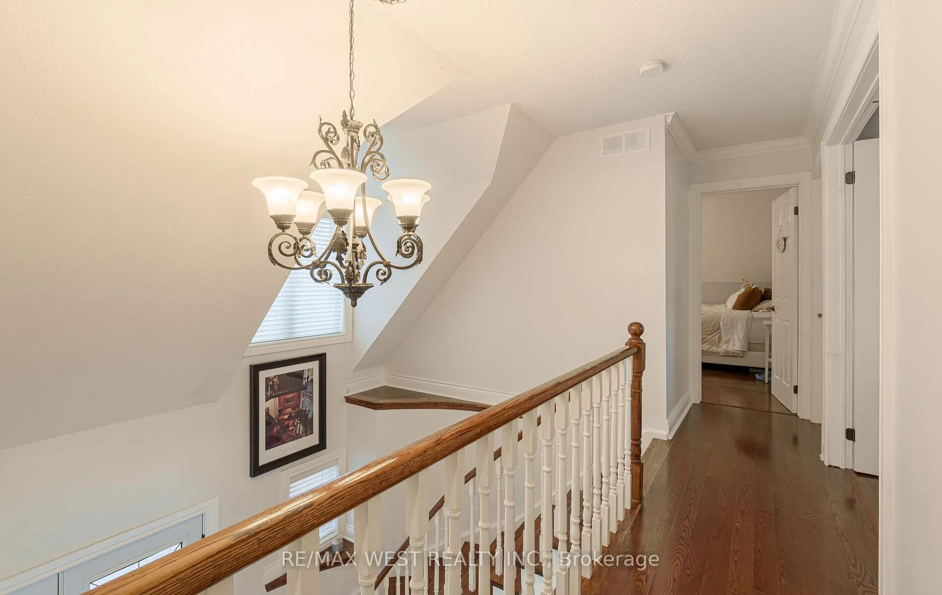 Photo 22 of 8 Oakridge Court, Brampton, Heart Lake West — HOMEH