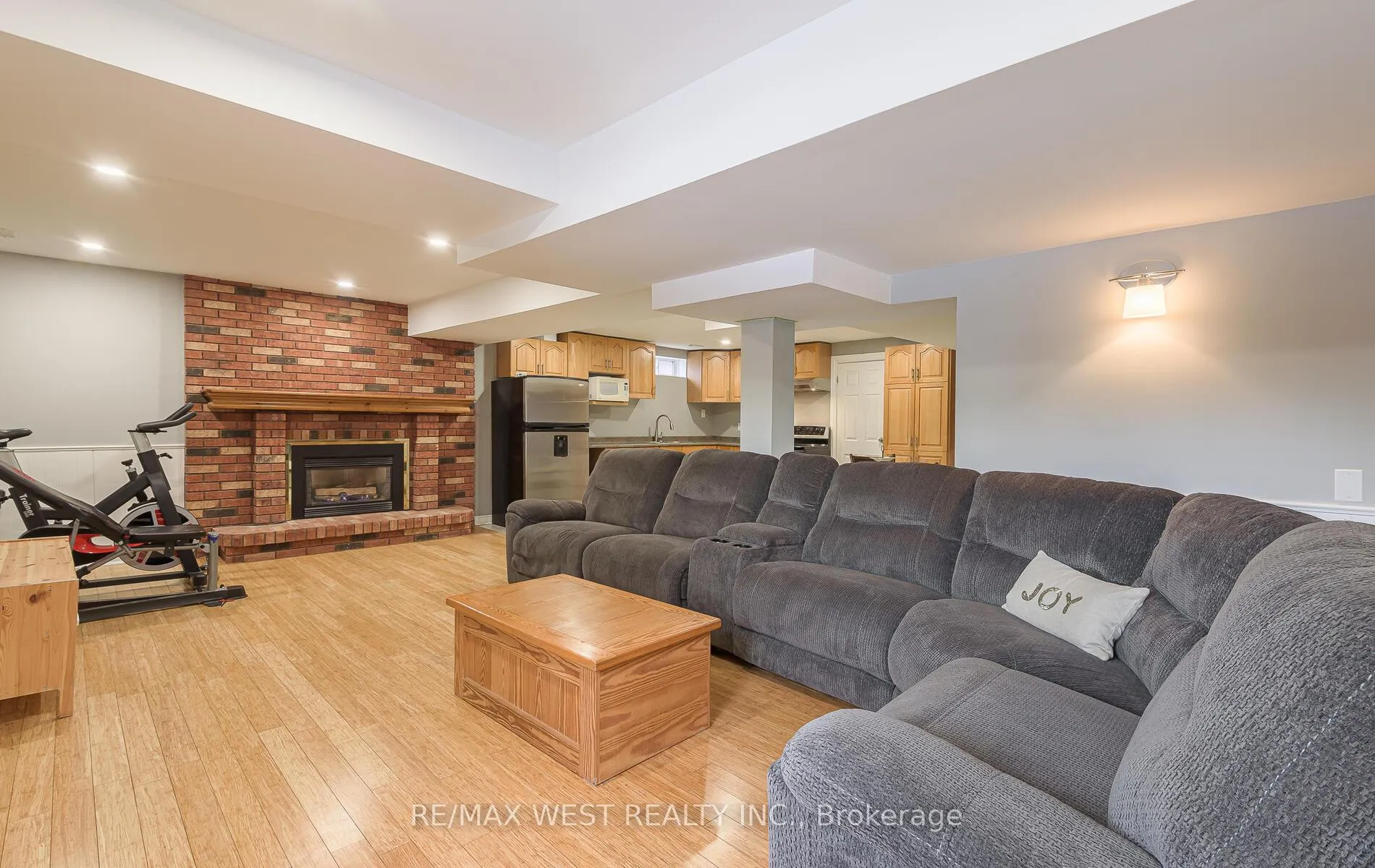 Photo 36 of 8 Oakridge Court, Brampton, Heart Lake West — HOMEH